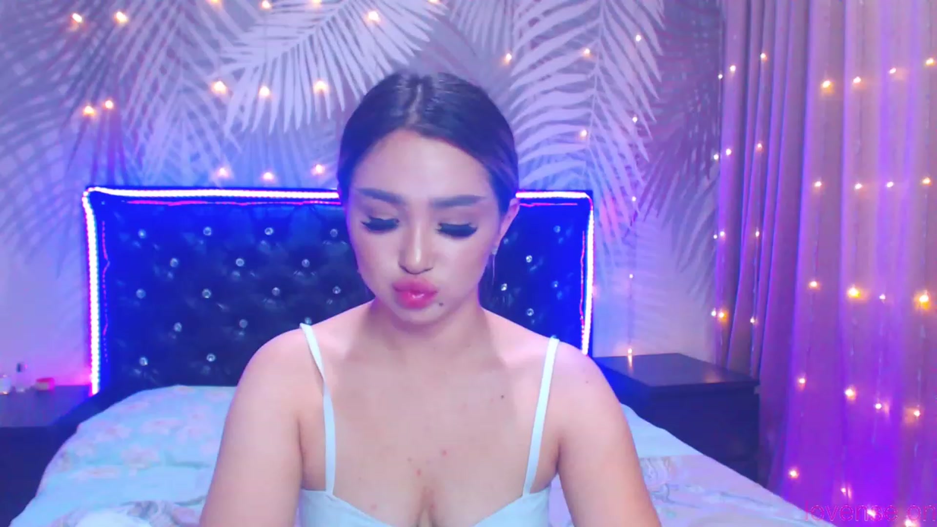 Gallery image thumbnail from MiraKyong's myfreecams stream on, 11/25/2023, 04:00 image 1 of 20