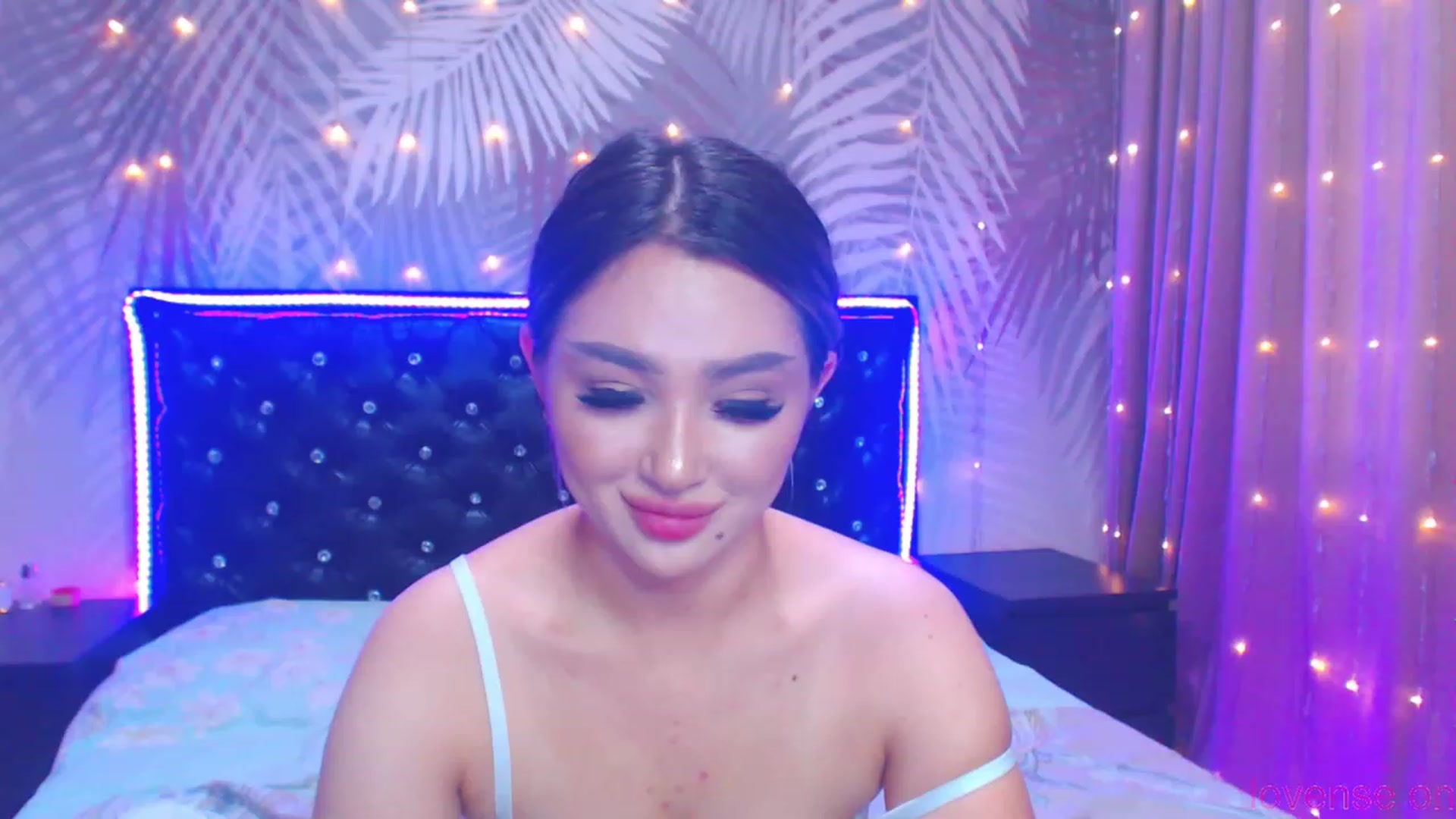 Gallery image thumbnail from MiraKyong's myfreecams stream on, 11/25/2023, 04:00 image 16 of 20