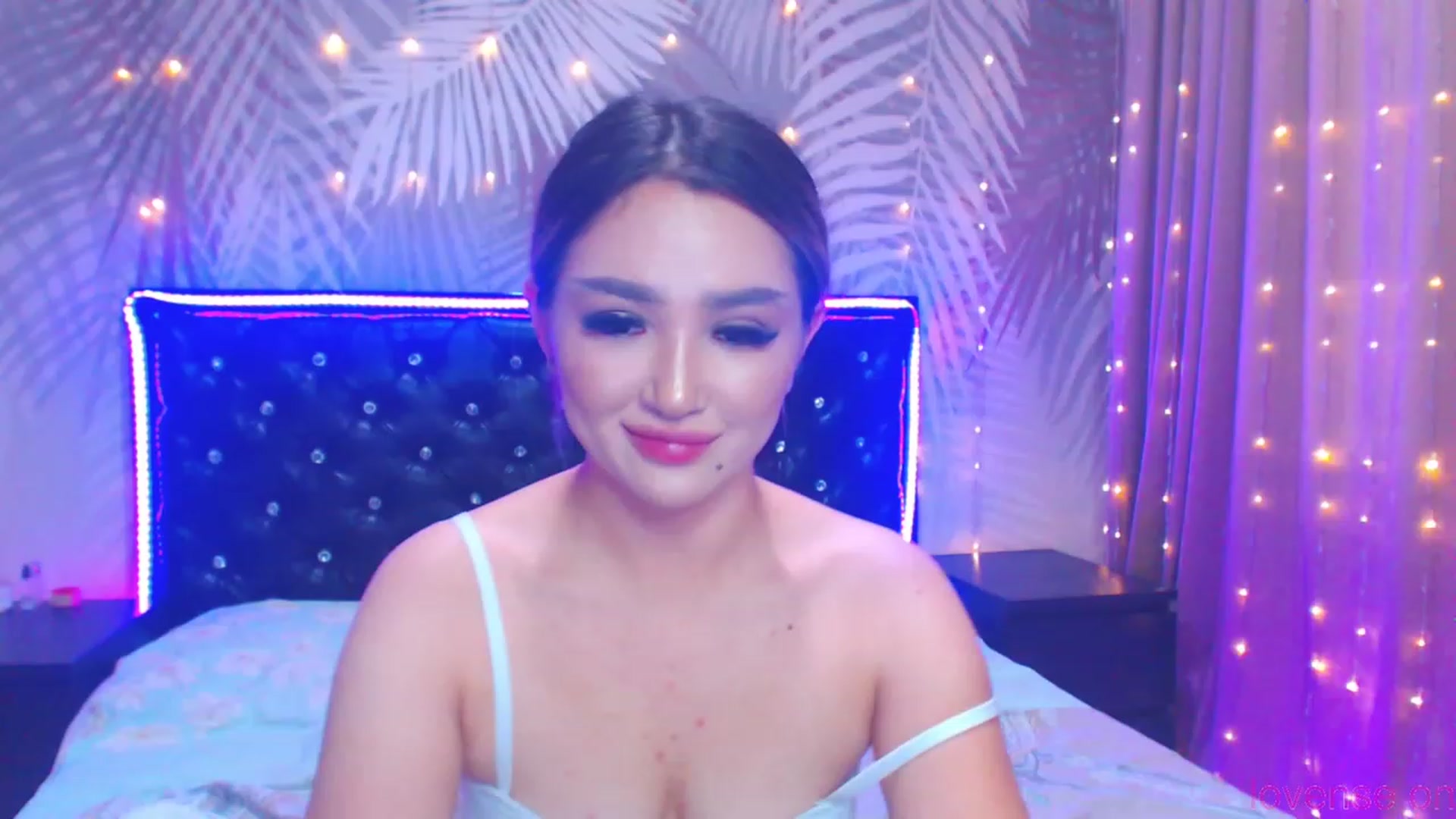 Gallery image thumbnail from MiraKyong's myfreecams stream on, 11/25/2023, 04:00 image 14 of 20