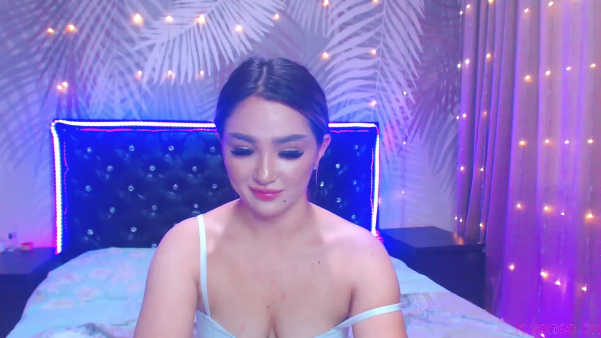 Gallery image thumbnail from MiraKyong's myfreecams stream on, 11/25/2023, 04:19 image 2 of 20