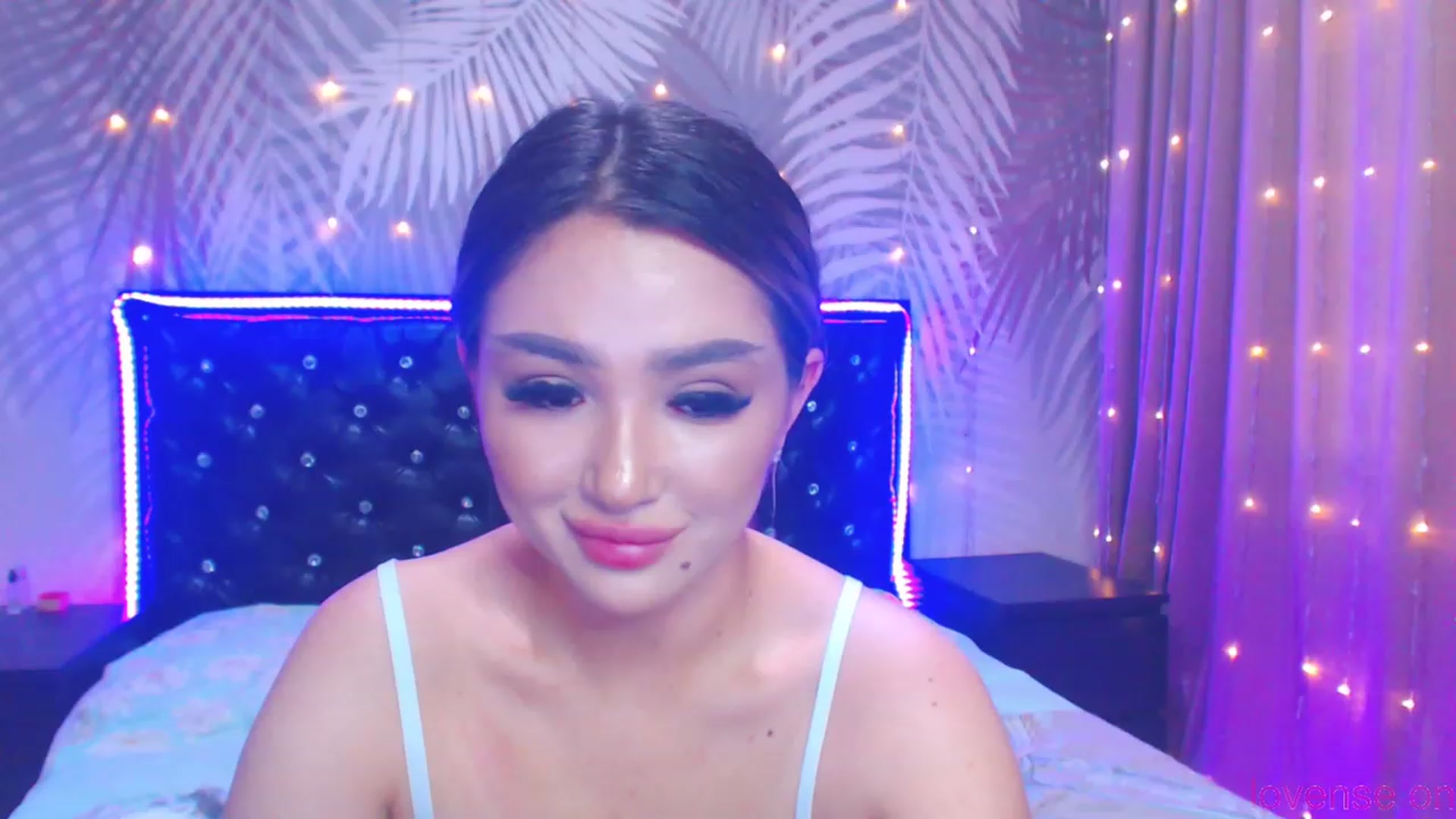 Gallery image thumbnail from MiraKyong's myfreecams stream on, 11/25/2023, 04:19 image 19 of 20