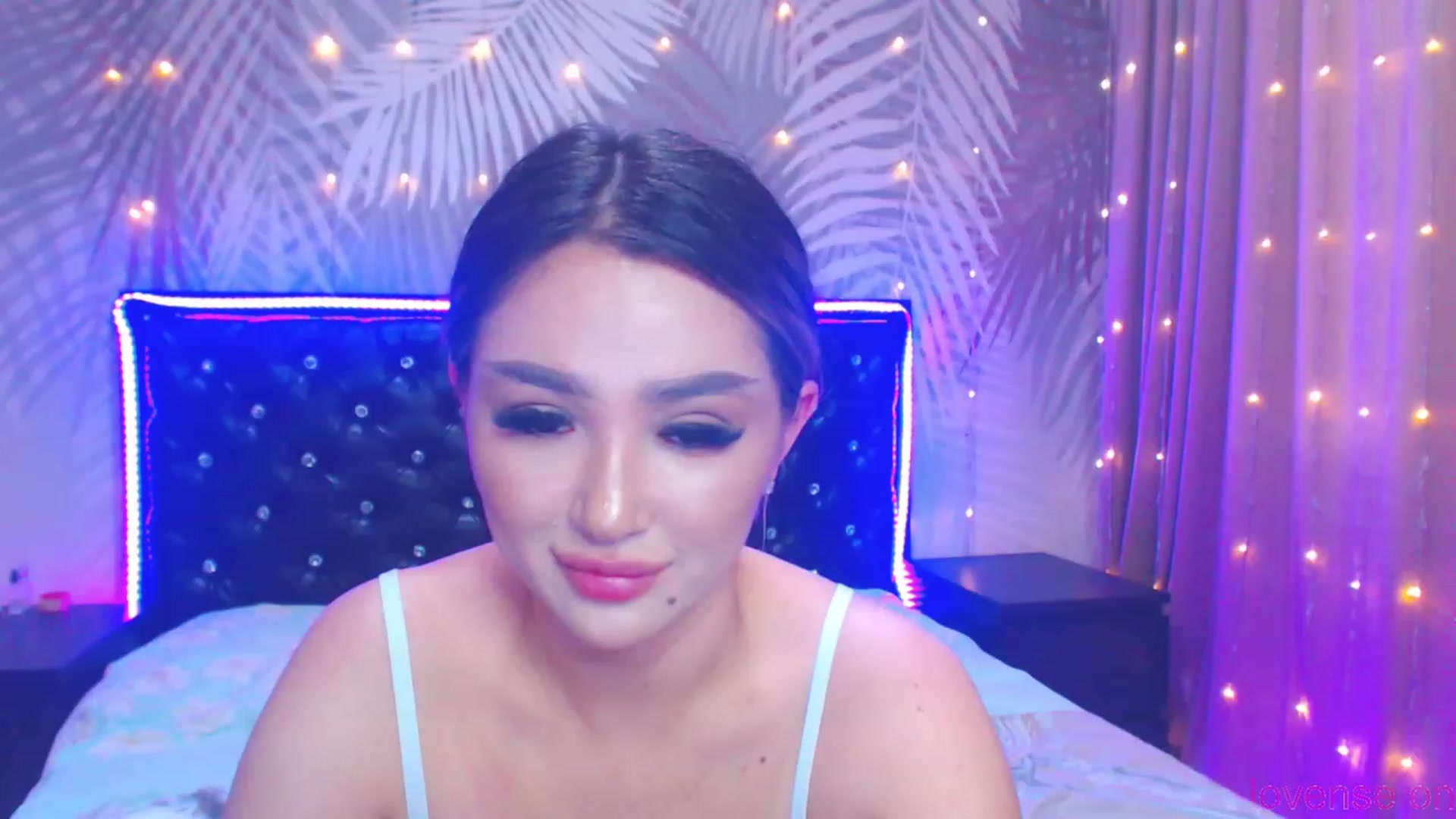 Gallery image thumbnail from MiraKyong's myfreecams stream on, 11/25/2023, 04:19 image 17 of 20