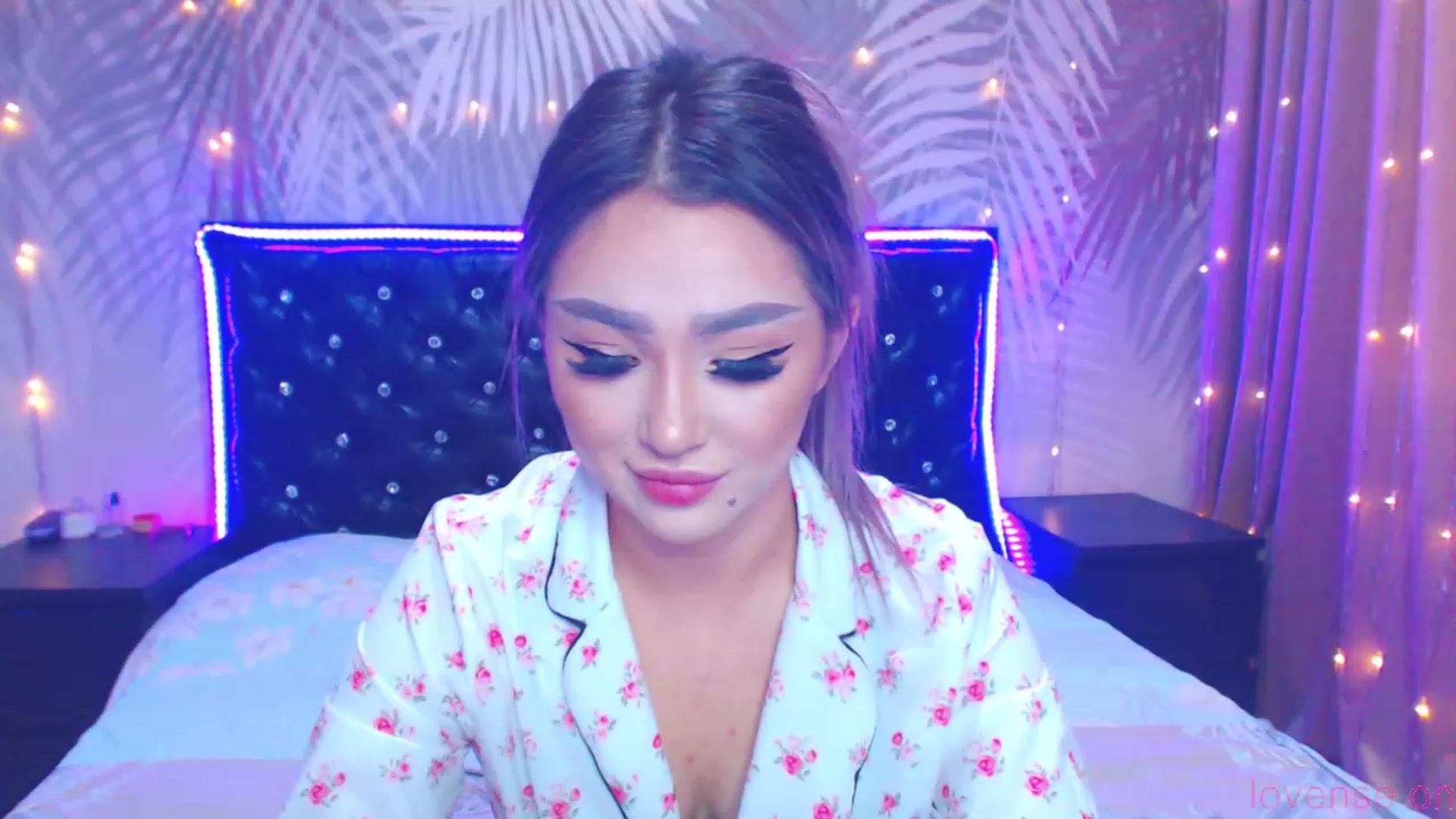 Gallery image thumbnail from MiraKyong's myfreecams stream on, 11/26/2023, 04:25 image 10 of 20