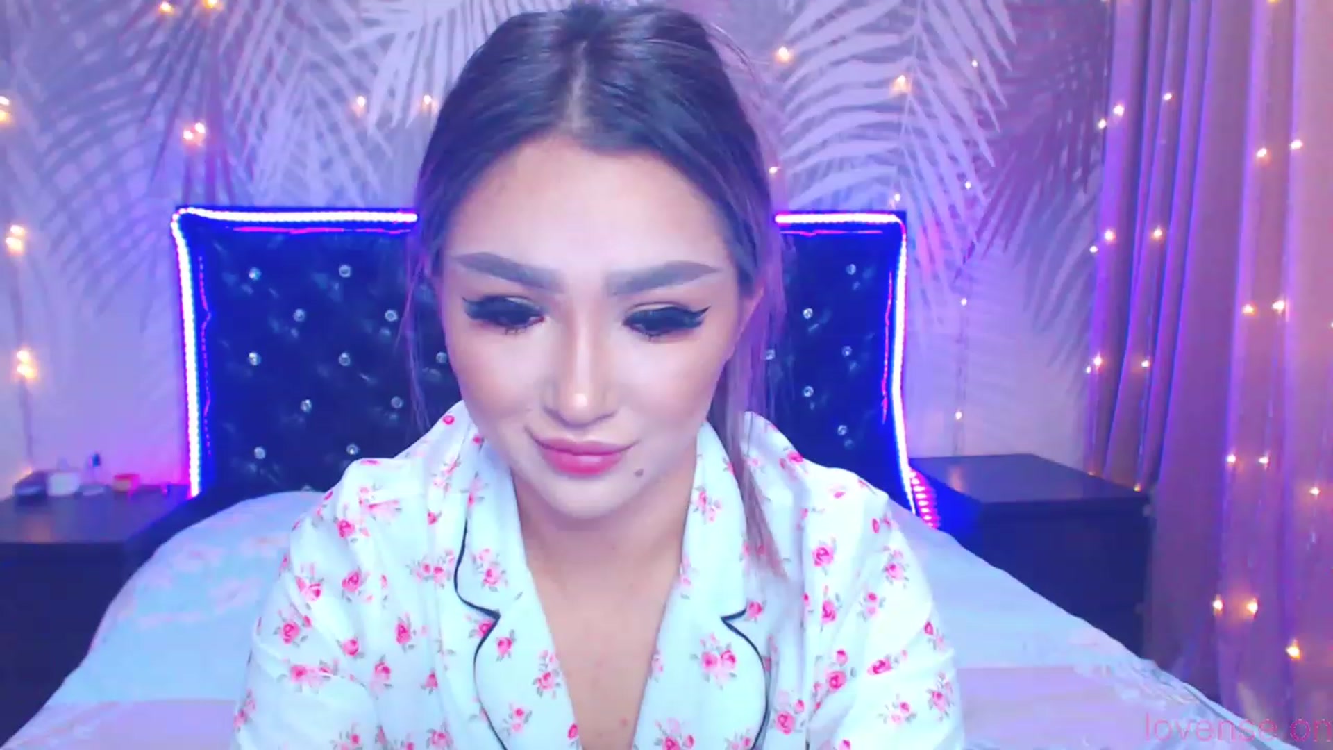Gallery image thumbnail from MiraKyong's myfreecams stream on, 11/26/2023, 04:25 image 13 of 20