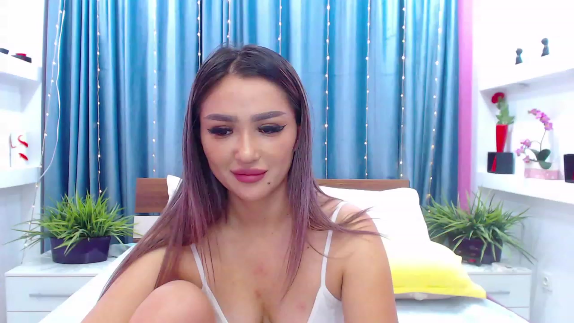 Gallery image thumbnail from MiraKyong's myfreecams stream on, 11/30/2023, 07:04 image 2 of 20