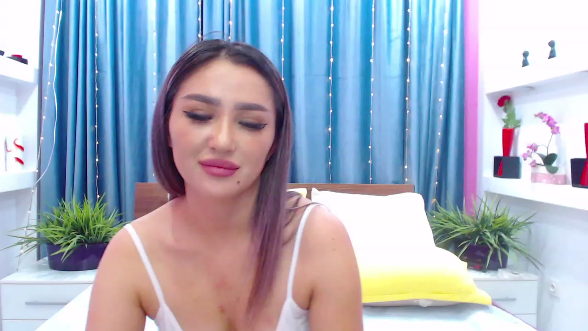 Gallery image thumbnail from MiraKyong's myfreecams stream on, 11/30/2023, 07:04 image 3 of 20