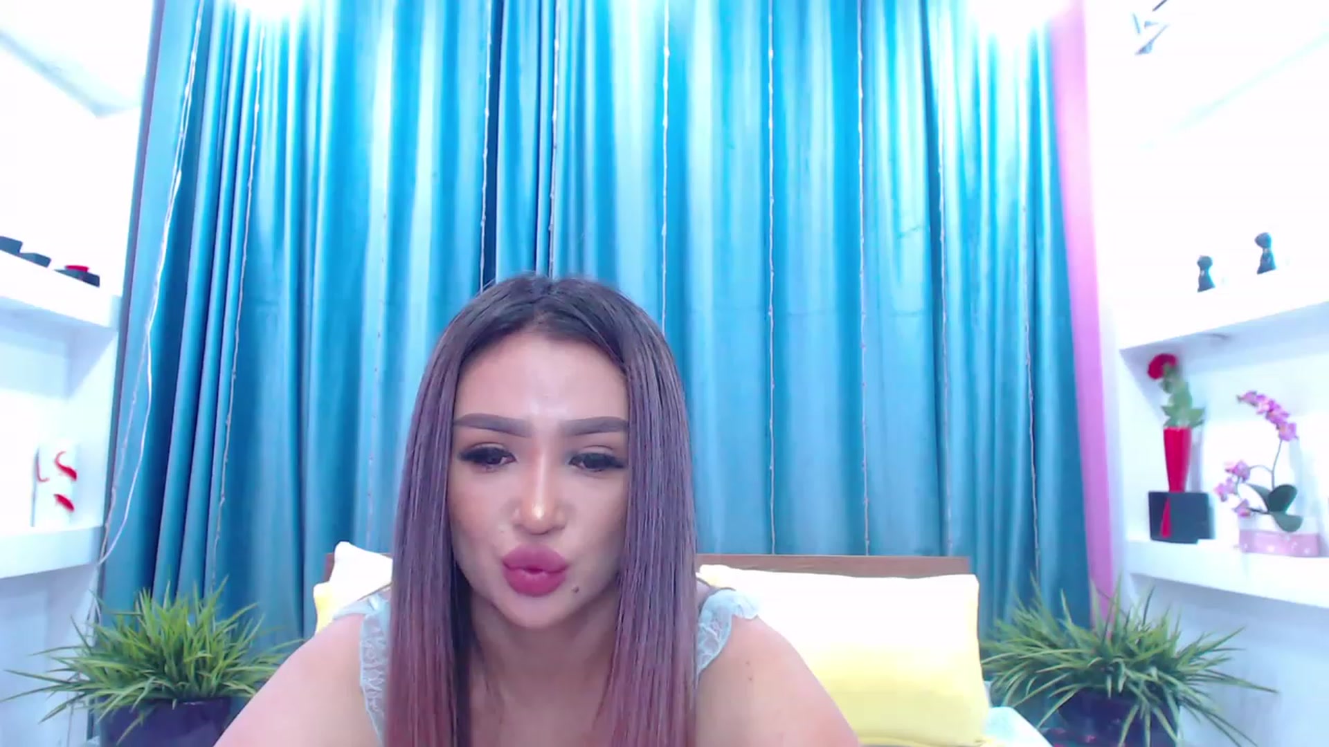 Gallery image thumbnail from MiraKyong's myfreecams stream on, 12/03/2023, 03:13 image 10 of 20