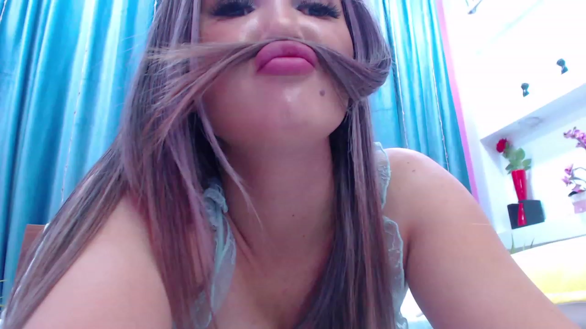 Gallery image thumbnail from MiraKyong's myfreecams stream on, 12/03/2023, 07:05 image 2 of 20