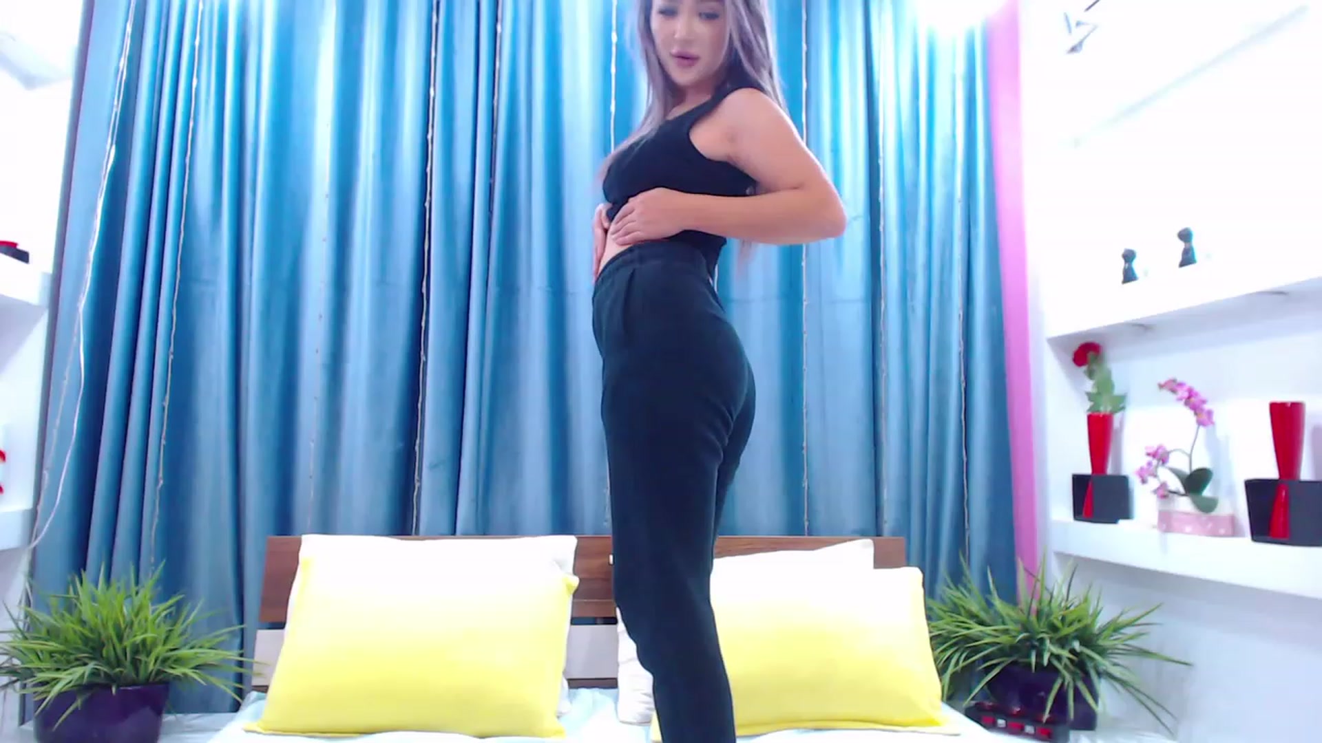 Gallery image thumbnail from MiraKyong's myfreecams stream on, 12/05/2023, 04:38 image 1 of 20