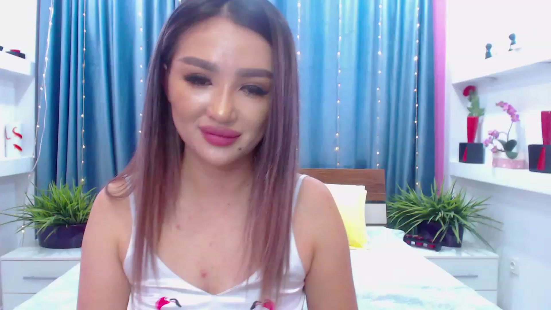 Gallery image thumbnail from MiraKyong's myfreecams stream on, 12/06/2023, 04:38 image 14 of 20