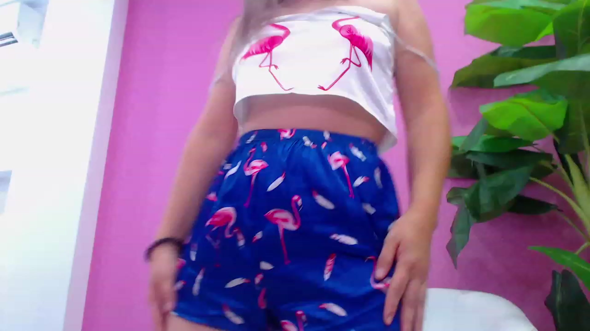 Gallery image thumbnail from MiraKyong's myfreecams stream on, 12/06/2023, 07:14 image 4 of 20