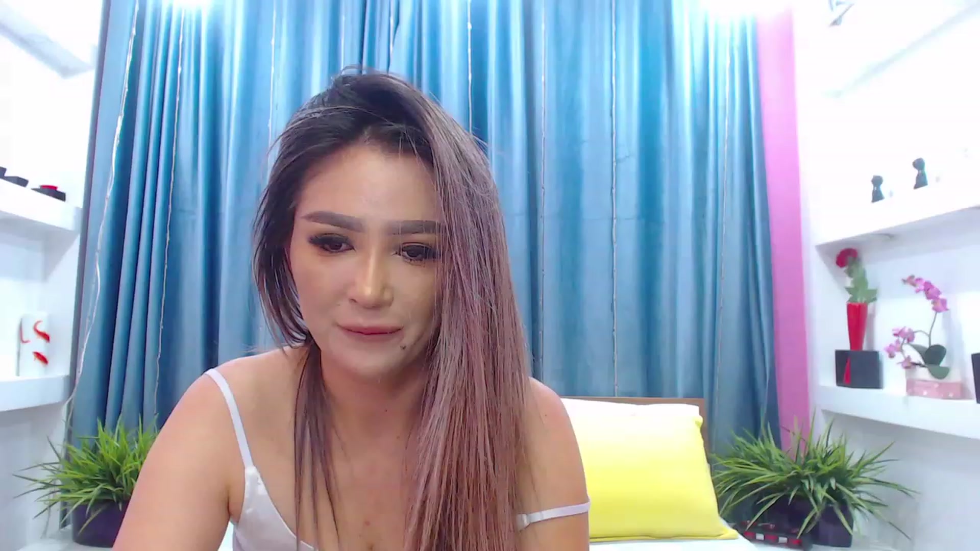 Gallery image thumbnail from MiraKyong's myfreecams stream on, 12/12/2023, 01:55 image 20 of 20