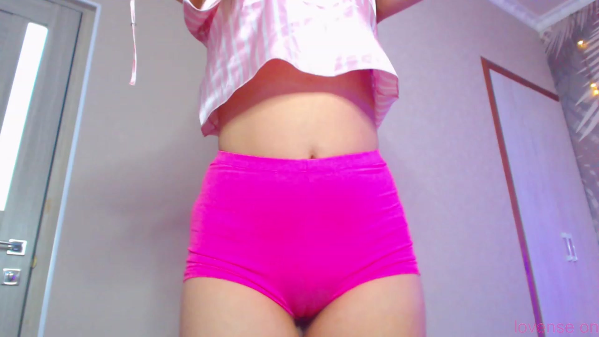 Gallery image thumbnail from MiraKyong's myfreecams stream on, 12/19/2023, 07:03 image 16 of 20