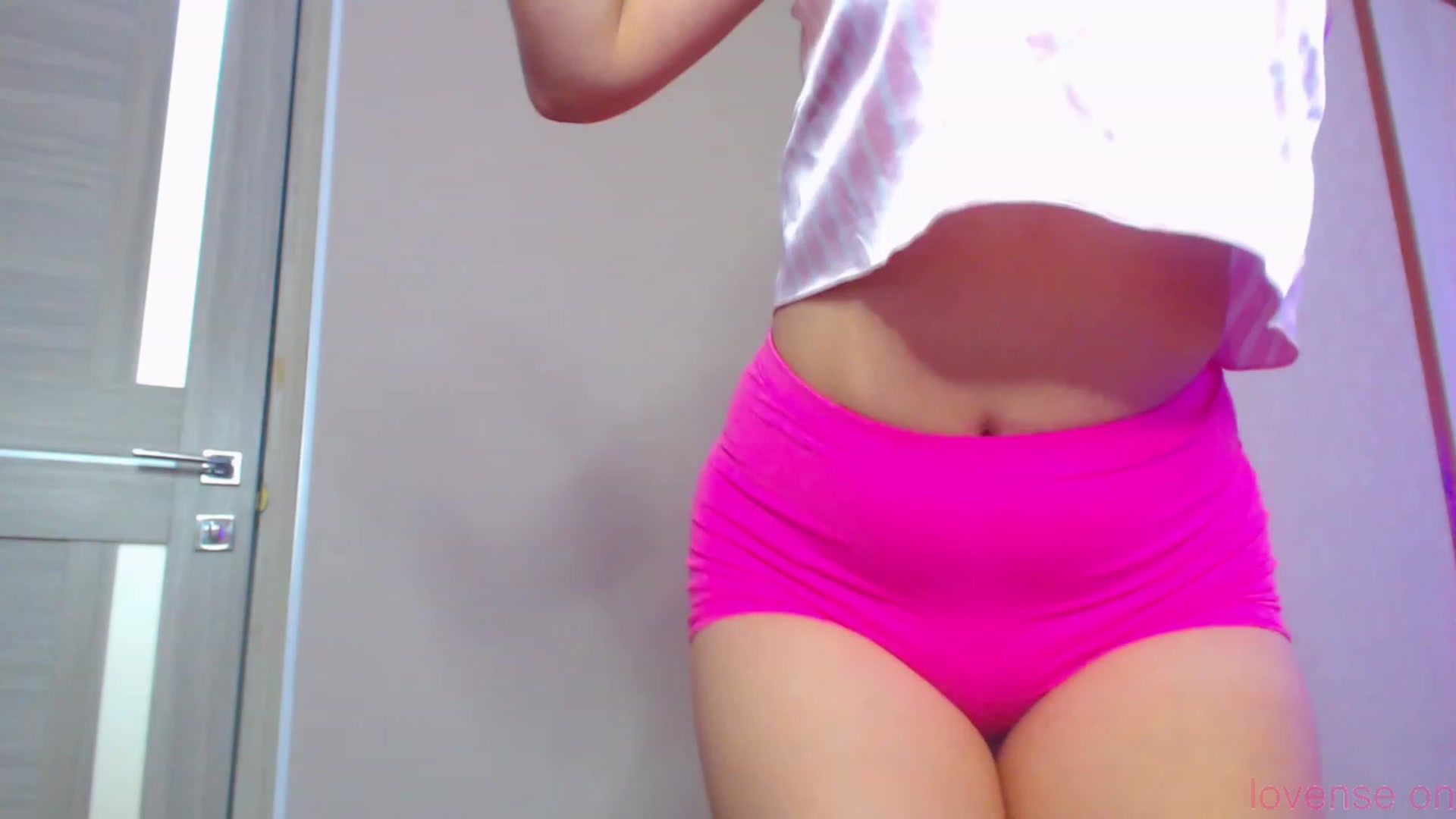 Gallery image thumbnail from MiraKyong's myfreecams stream on, 12/19/2023, 07:03 image 13 of 20