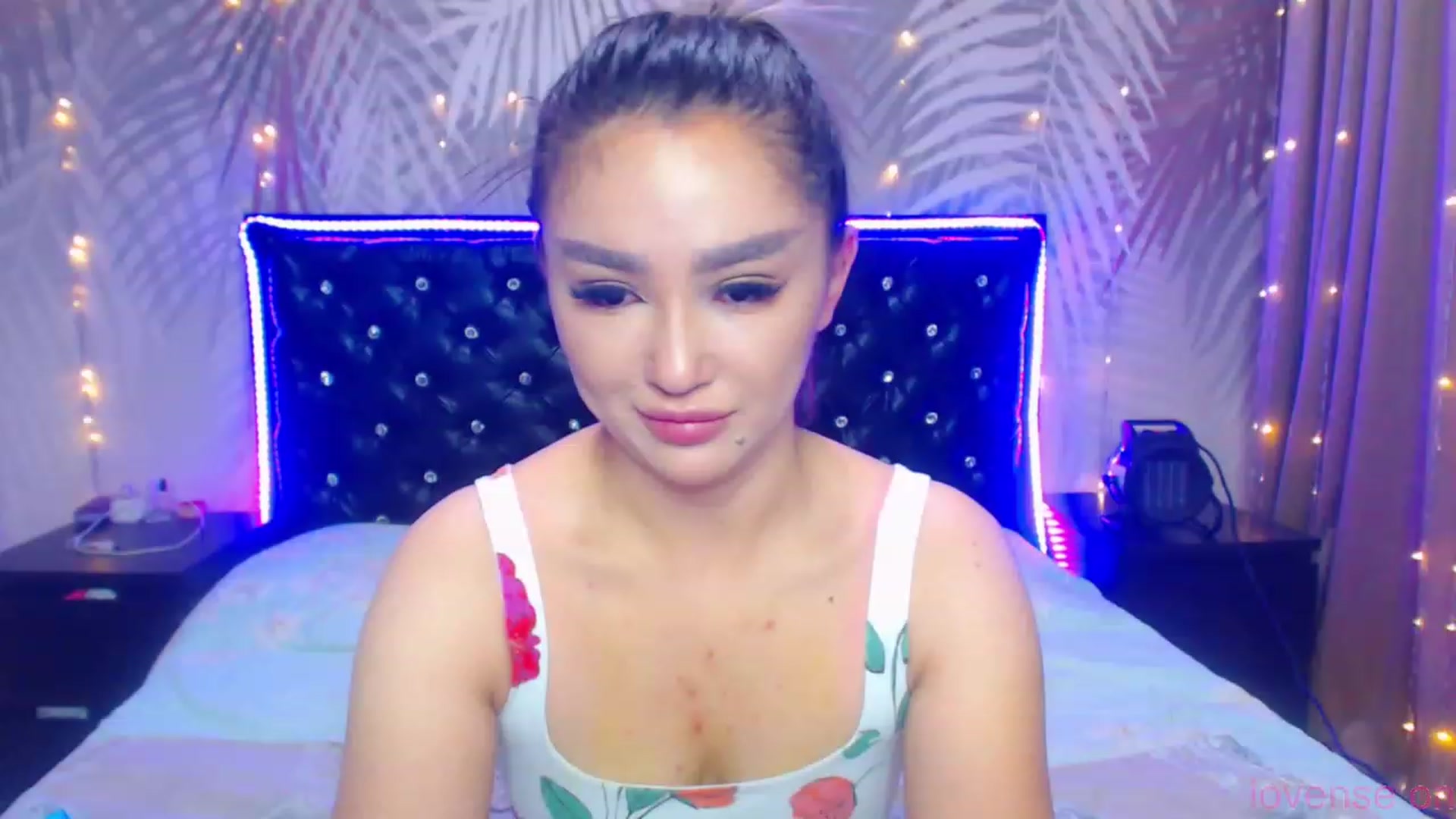 Gallery image thumbnail from MiraKyong's myfreecams stream on, 12/20/2023, 02:38 image 5 of 20