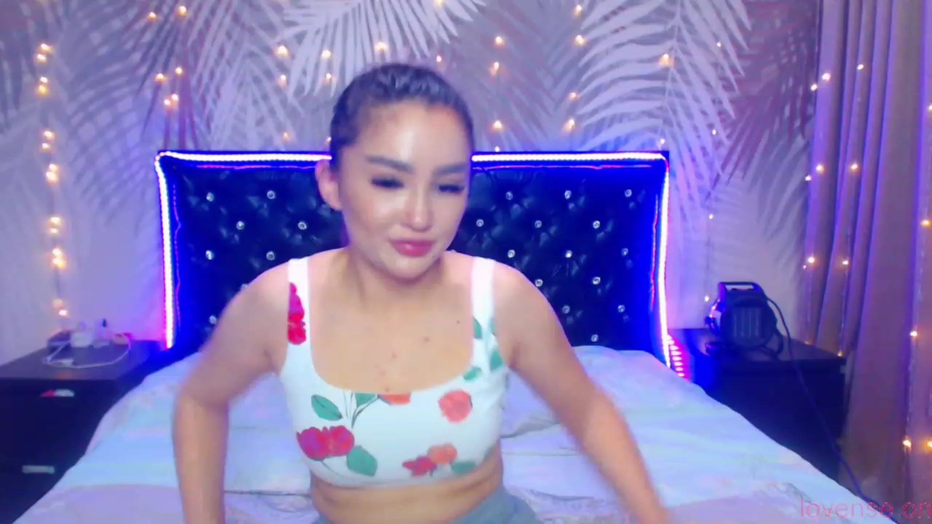 Gallery image thumbnail from MiraKyong's myfreecams stream on, 12/20/2023, 02:38 image 14 of 20