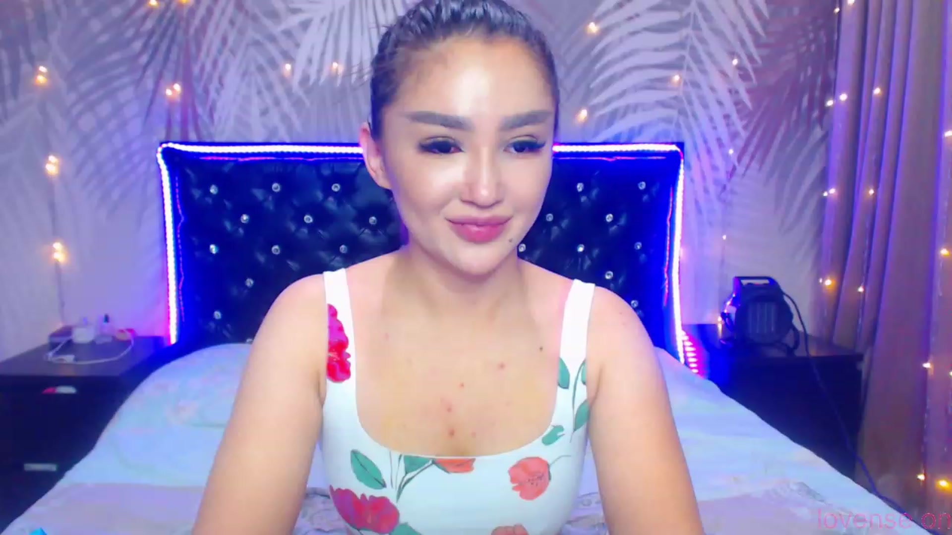 Gallery image thumbnail from MiraKyong's myfreecams stream on, 12/20/2023, 02:38 image 3 of 20