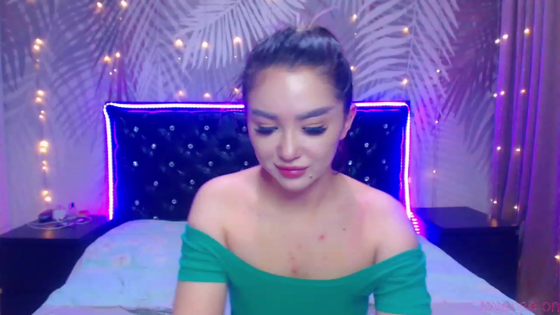 Gallery image thumbnail from MiraKyong's myfreecams stream on, 12/21/2023, 02:16 image 3 of 20