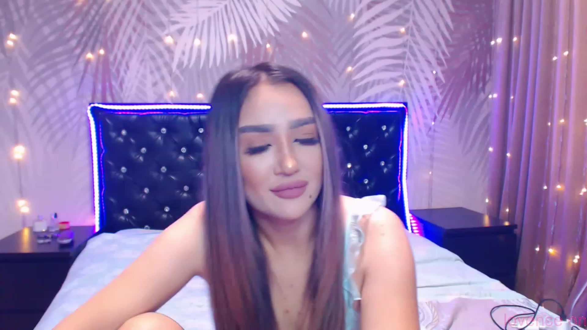 Gallery image thumbnail from MiraKyong's myfreecams stream on, 12/24/2023, 07:01 image 2 of 20