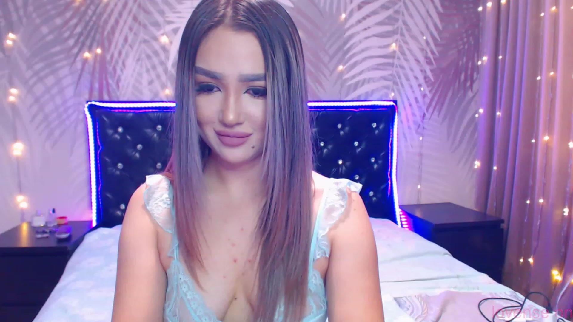Gallery image thumbnail from MiraKyong's myfreecams stream on, 12/24/2023, 07:01 image 7 of 20