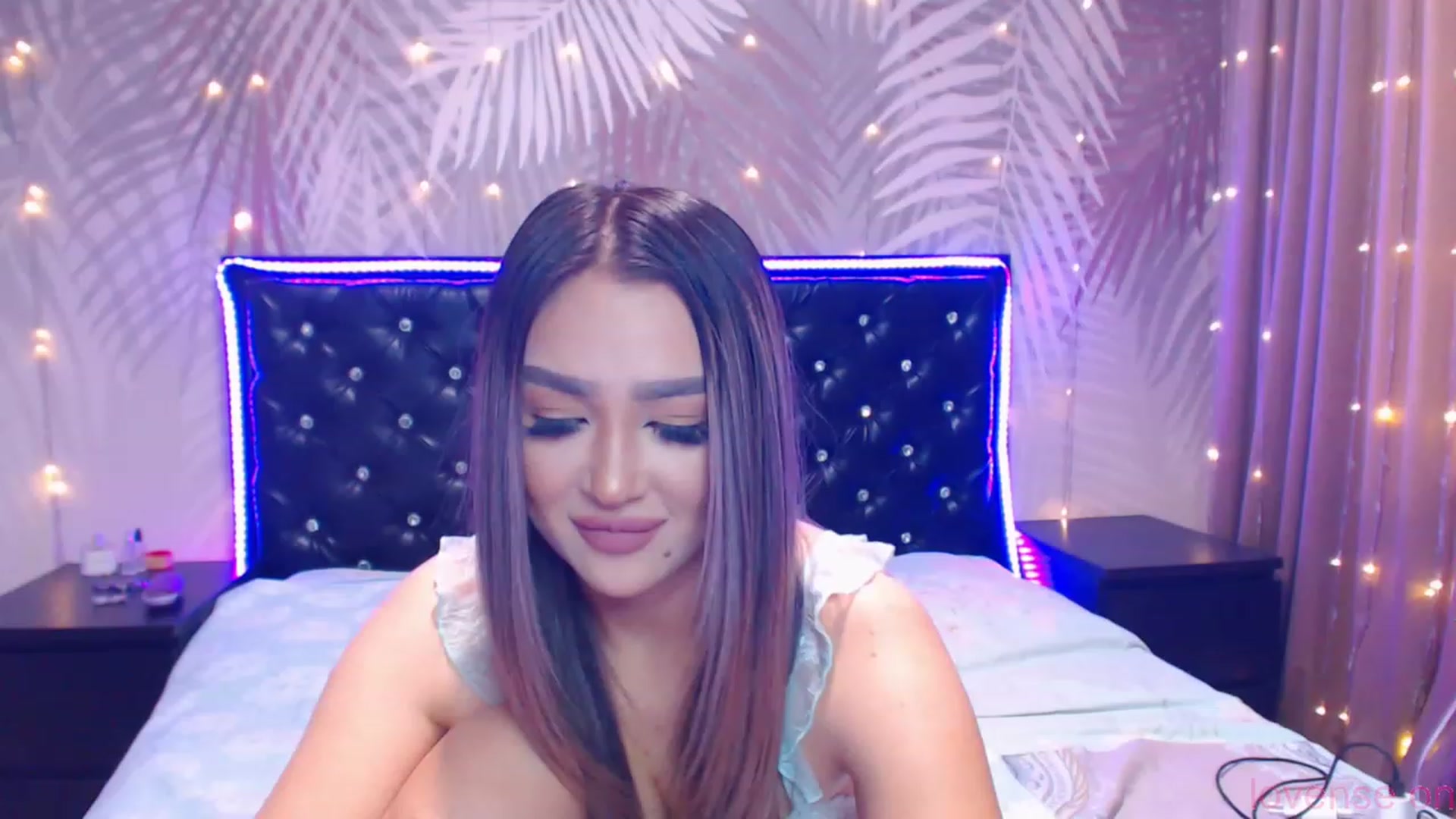Gallery image thumbnail from MiraKyong's myfreecams stream on, 12/24/2023, 07:01 image 3 of 20