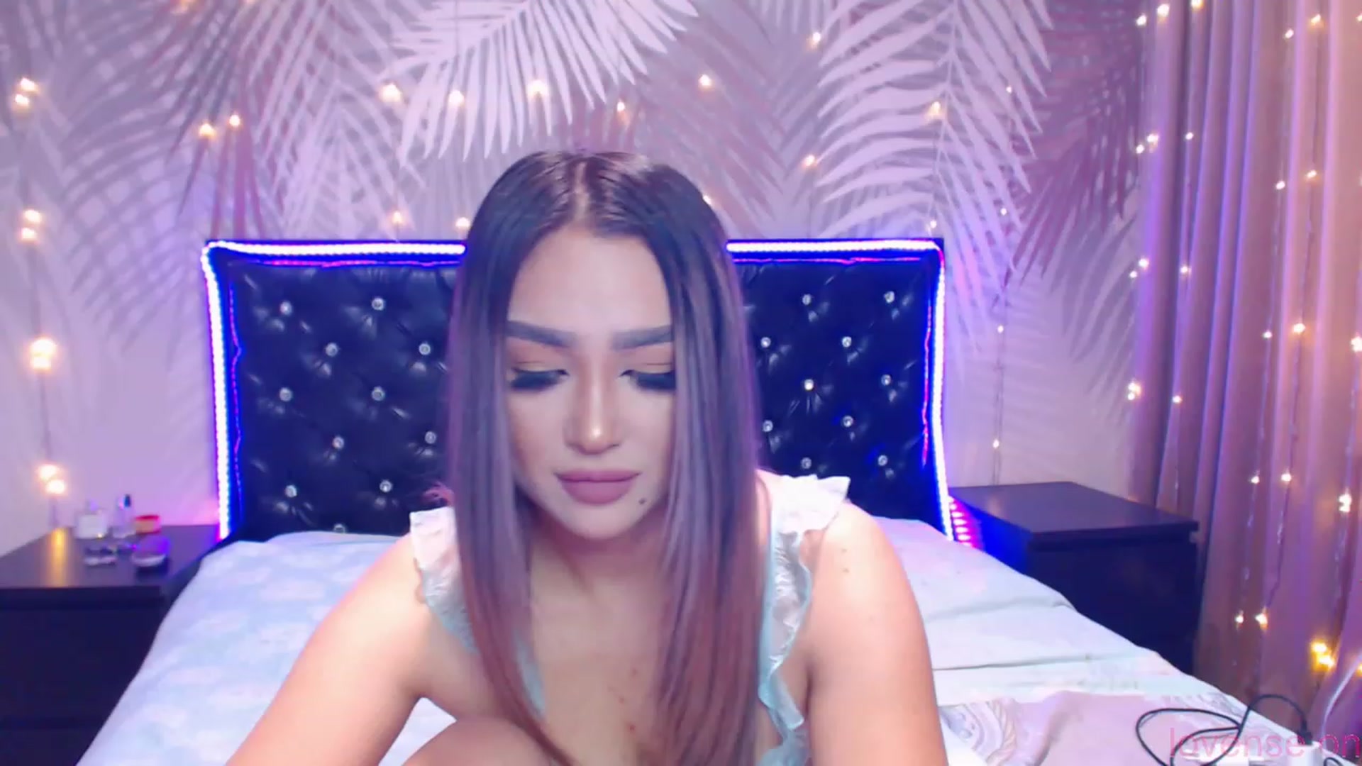 Gallery image thumbnail from MiraKyong's myfreecams stream on, 12/24/2023, 07:01 image 9 of 20