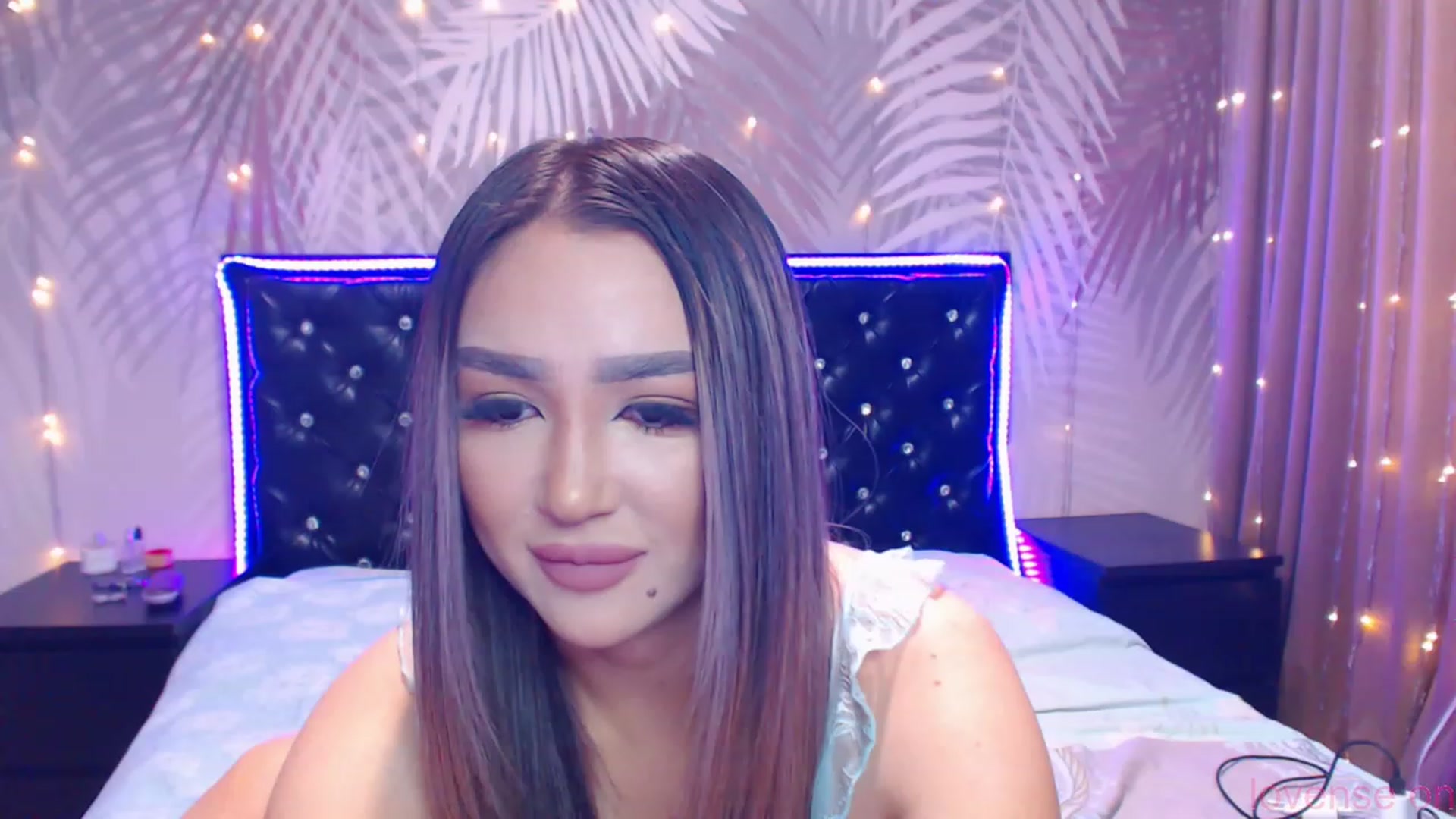 Gallery image thumbnail from MiraKyong's myfreecams stream on, 12/24/2023, 07:01 image 1 of 20