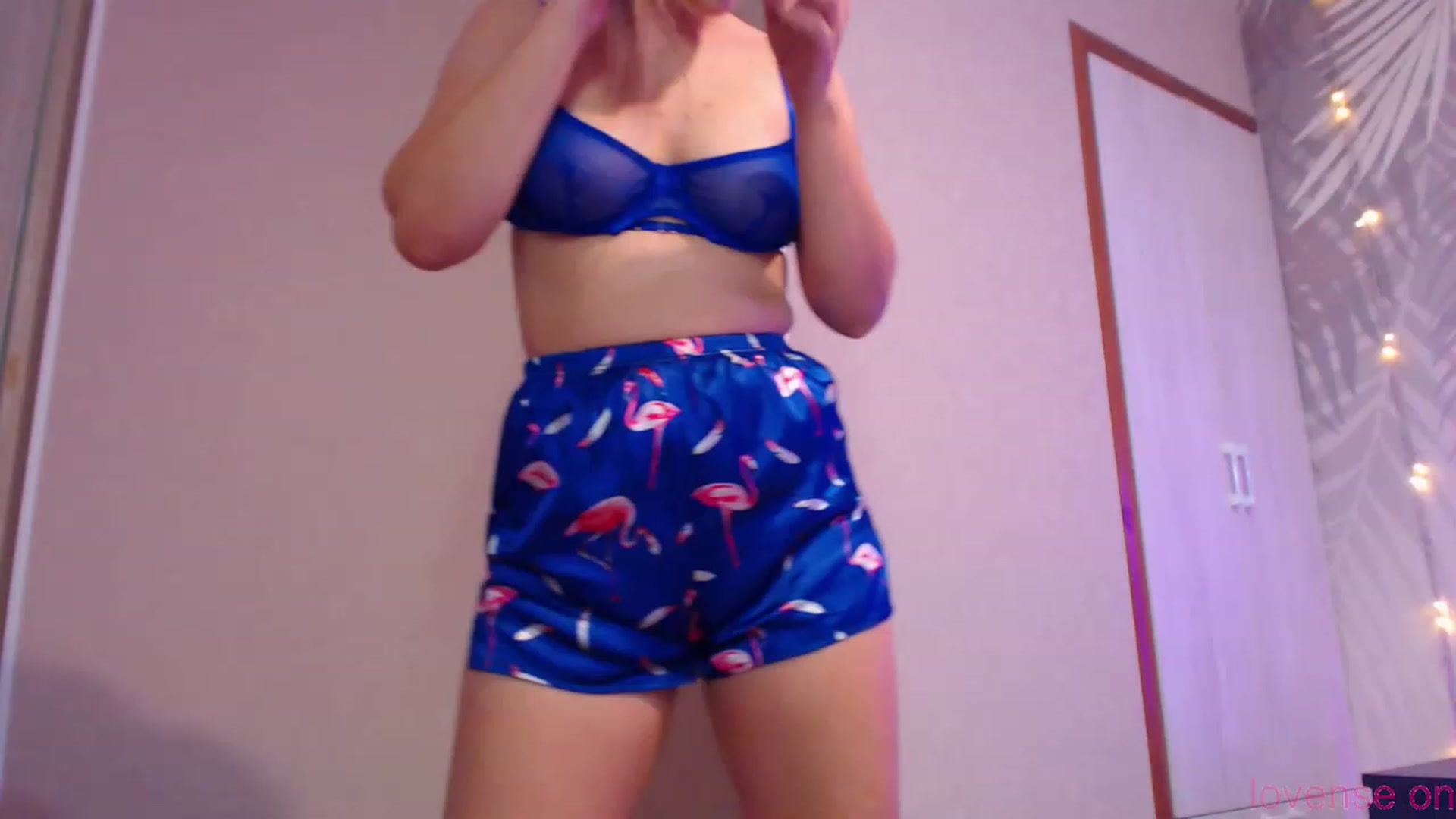 Gallery image thumbnail from MiraKyong's myfreecams stream on, 12/26/2023, 04:34 image 1 of 20