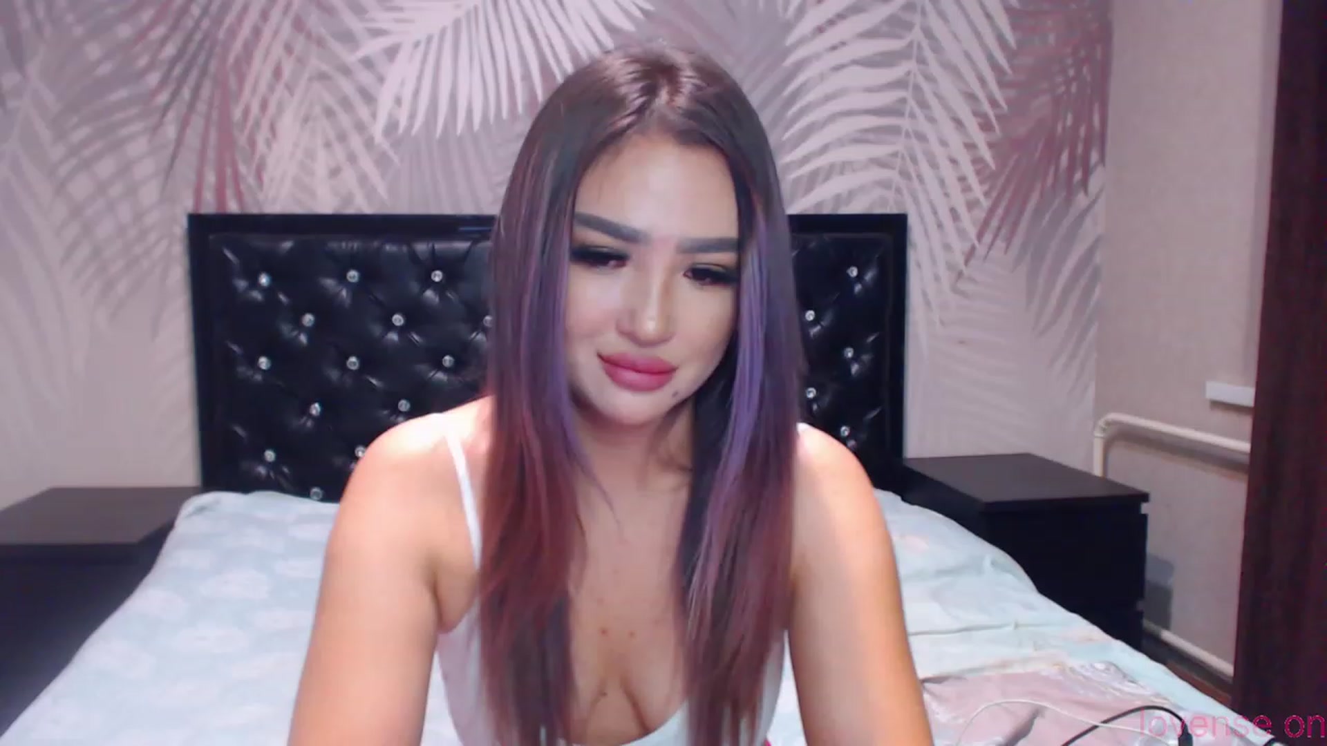 Gallery image thumbnail from MiraKyong's myfreecams stream on, 12/30/2023, 23:43 image 3 of 20