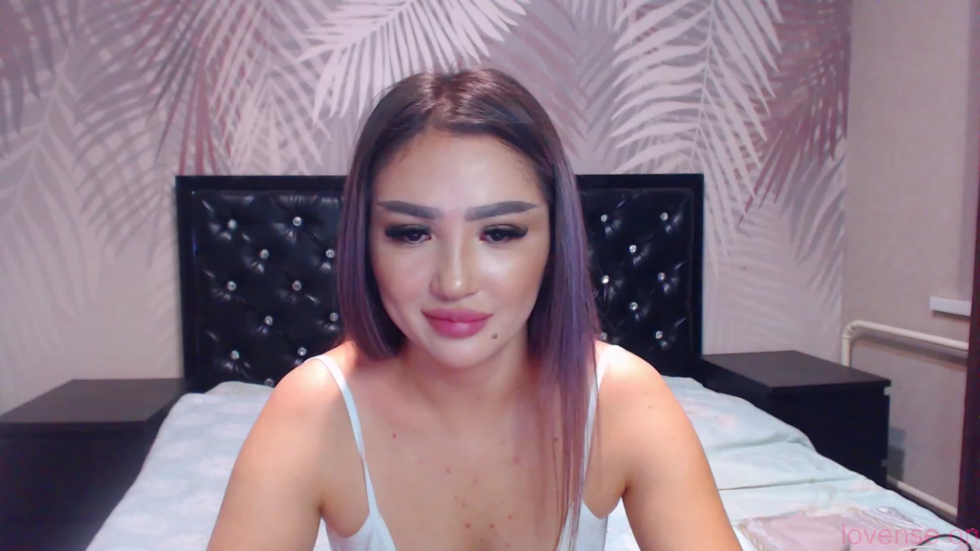 Gallery image thumbnail from MiraKyong's myfreecams stream on, 12/31/2023, 24:39 image 12 of 20
