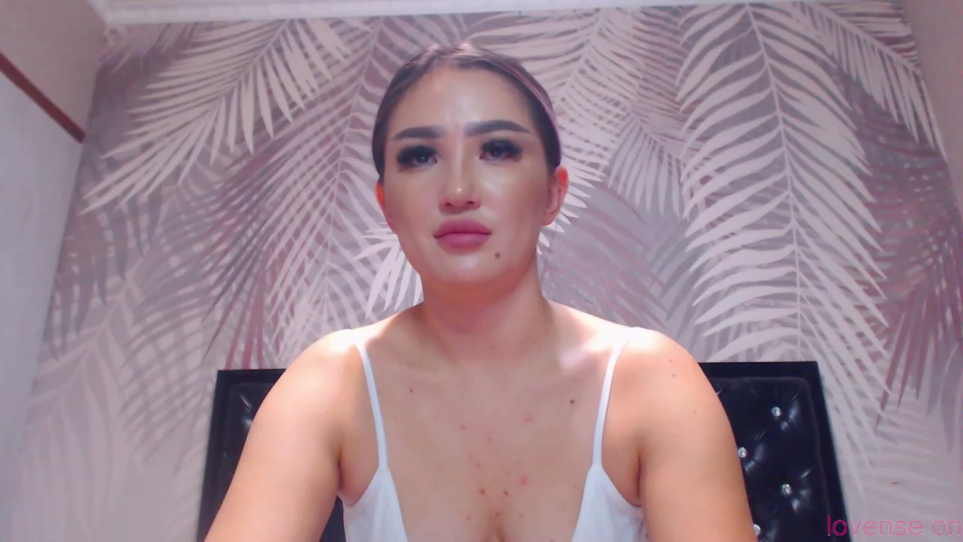 Gallery image thumbnail from MiraKyong's myfreecams stream on, 12/31/2023, 04:02 image 1 of 20