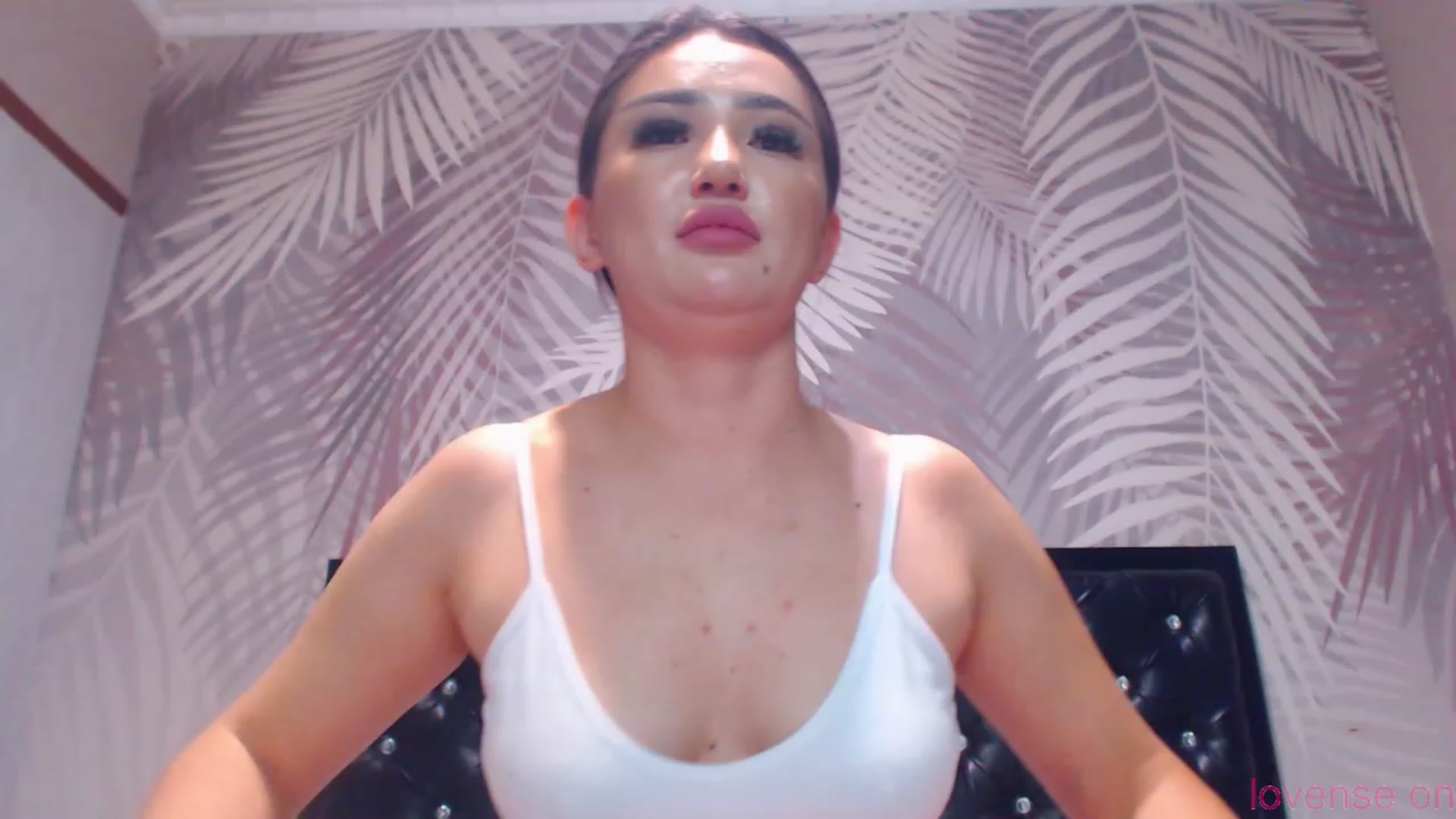 Gallery image thumbnail from MiraKyong's myfreecams stream on, 12/31/2023, 04:02 image 2 of 20