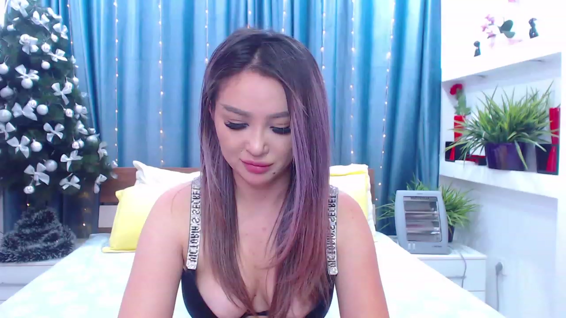 Gallery image thumbnail from MiraKyong's myfreecams stream on, 01/02/2024, 02:22 image 1 of 20
