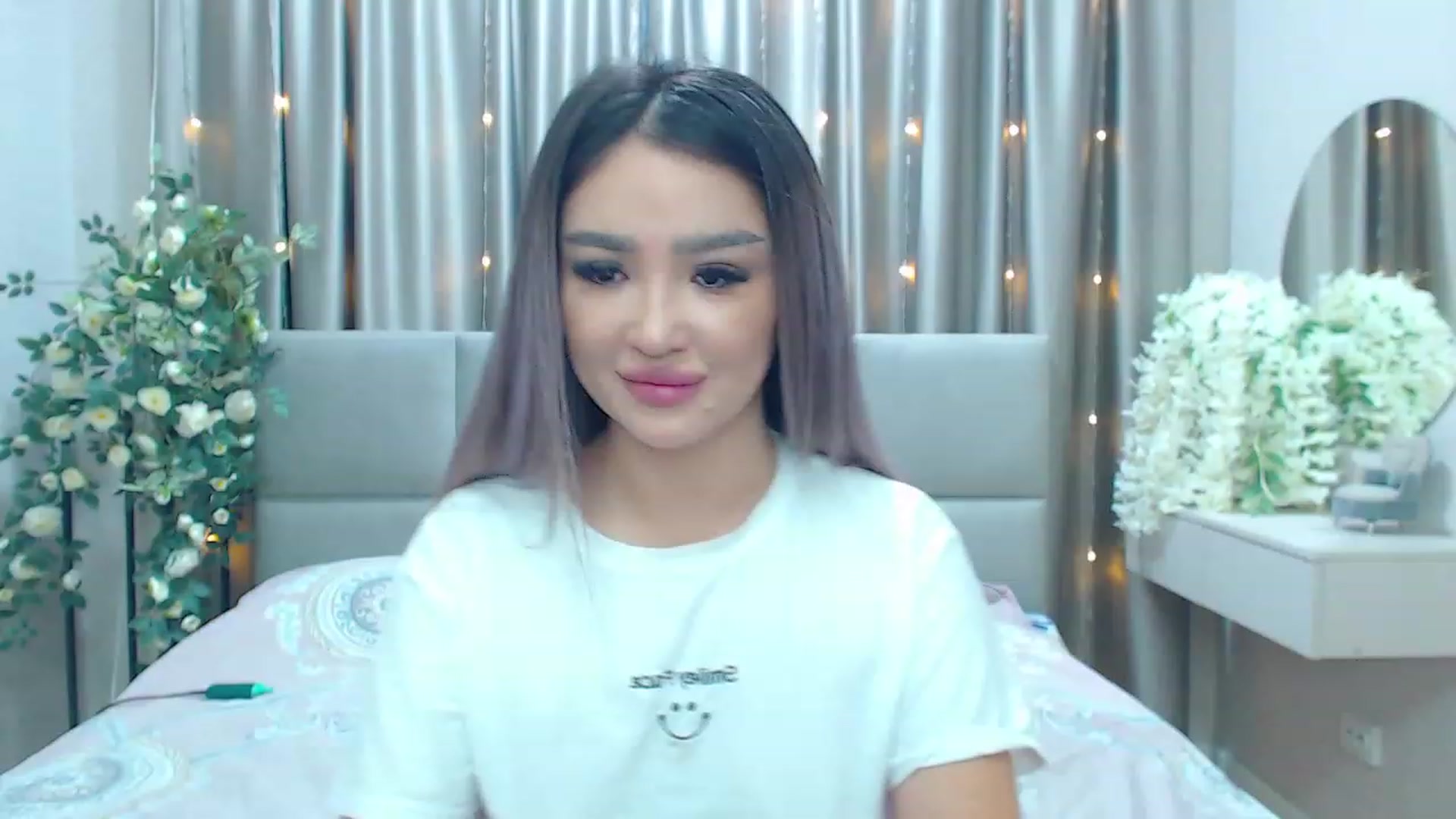 Gallery image thumbnail from MiraKyong's myfreecams stream on, 01/19/2024, 02:20 image 2 of 20