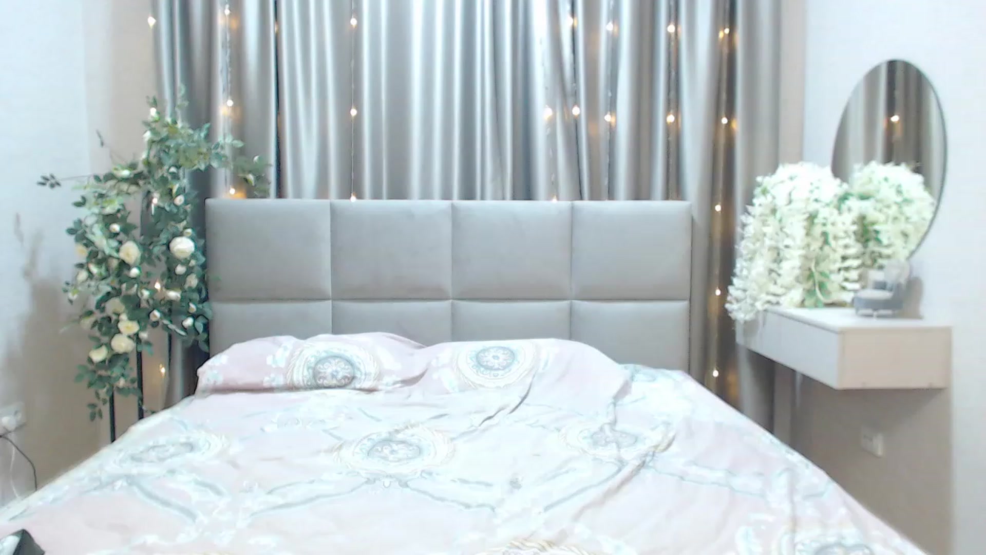 Gallery image thumbnail from MiraKyong's myfreecams stream on, 01/21/2024, 01:57 image 5 of 20