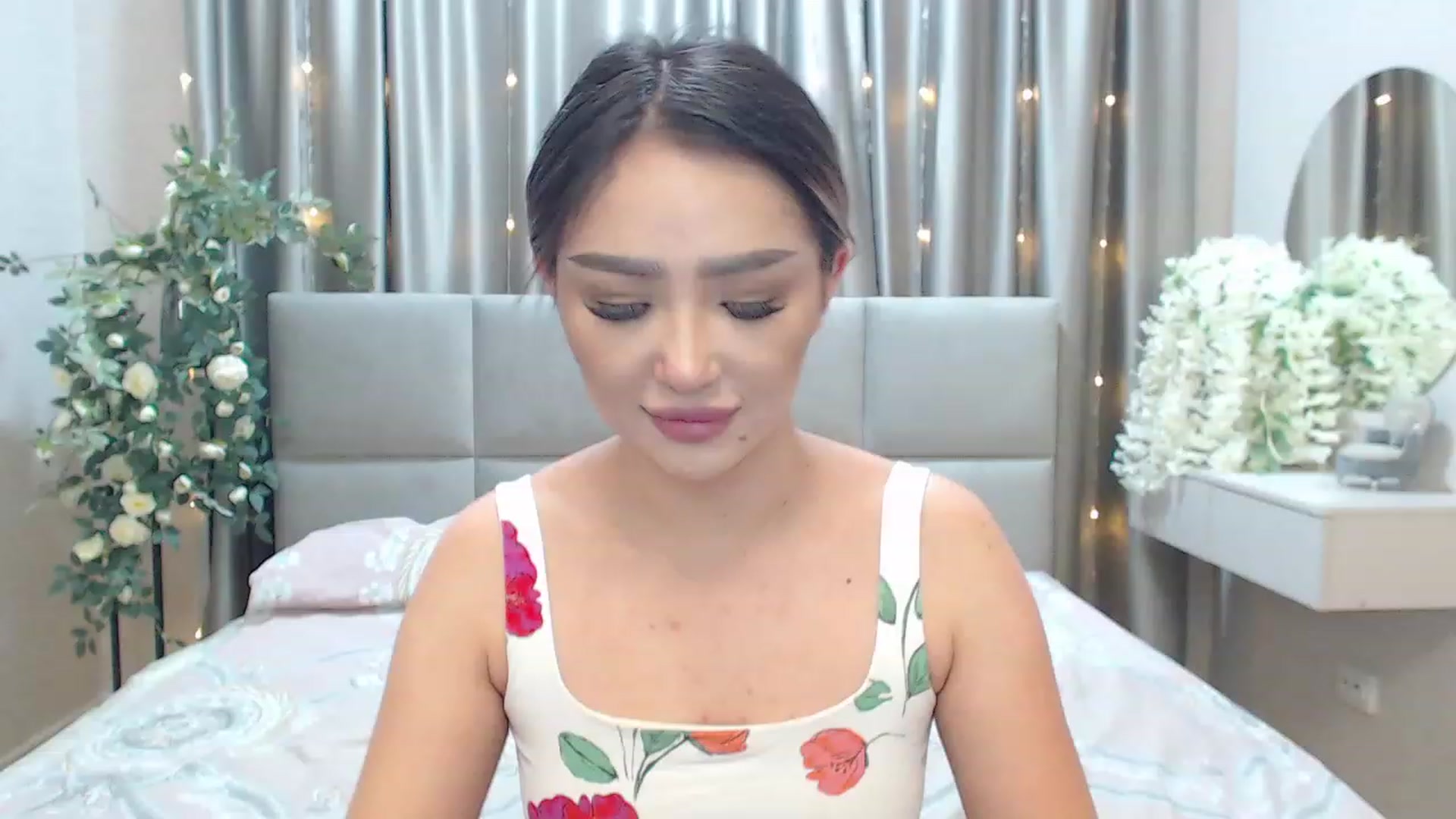 Gallery image thumbnail from MiraKyong's myfreecams stream on, 01/21/2024, 01:57 image 6 of 20
