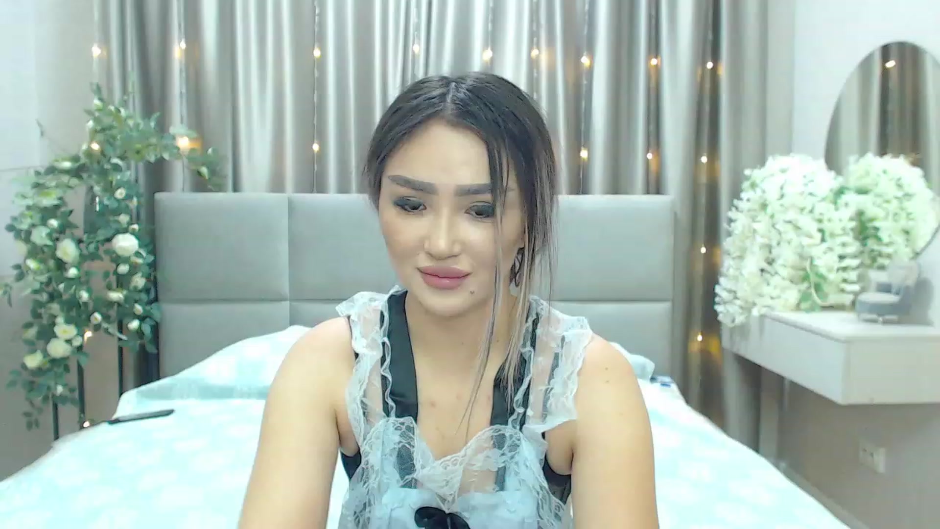 Gallery image thumbnail from MiraKyong's myfreecams stream on, 01/25/2024, 04:31 image 9 of 20