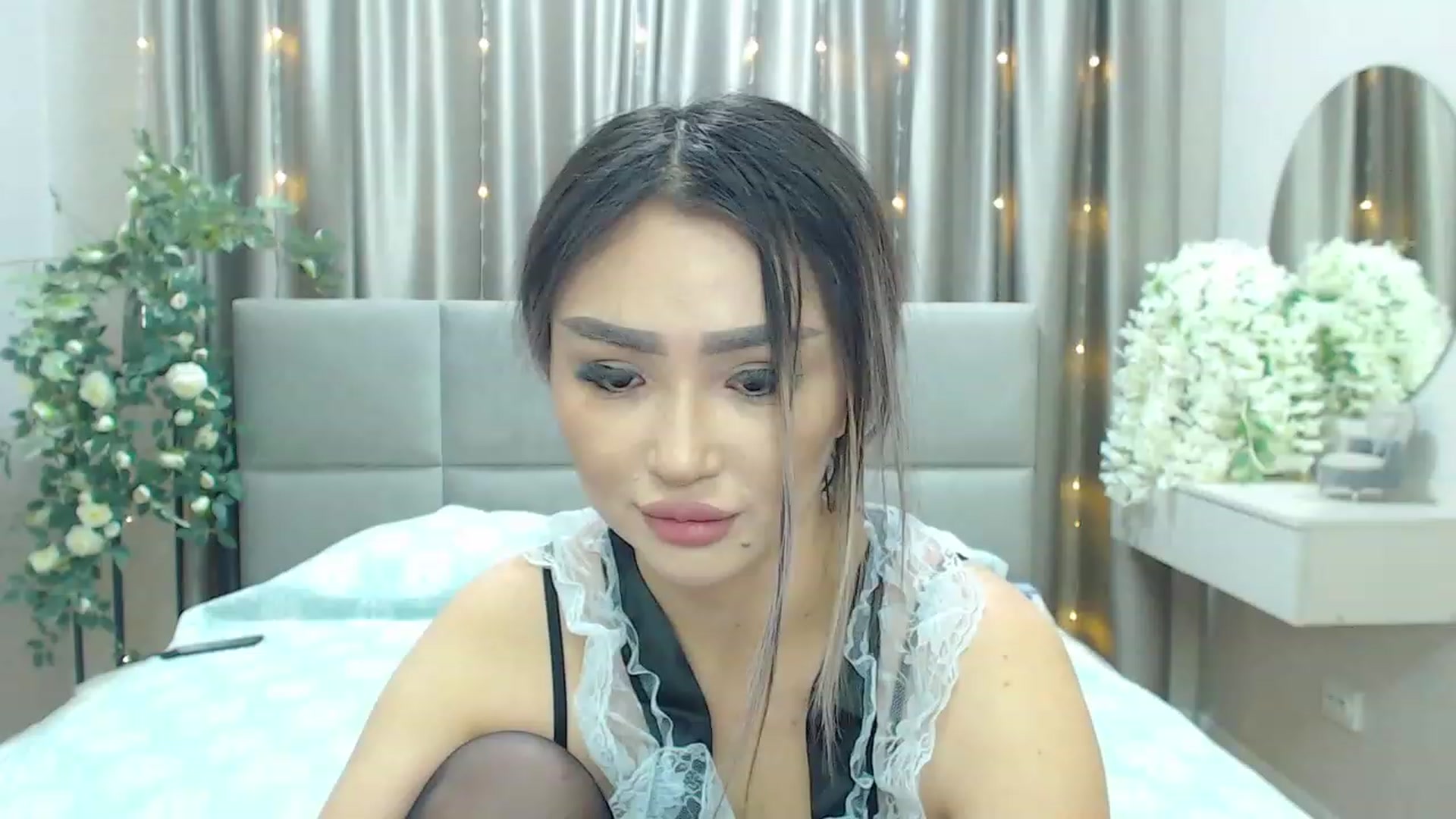 Gallery image thumbnail from MiraKyong's myfreecams stream on, 01/25/2024, 04:31 image 15 of 20