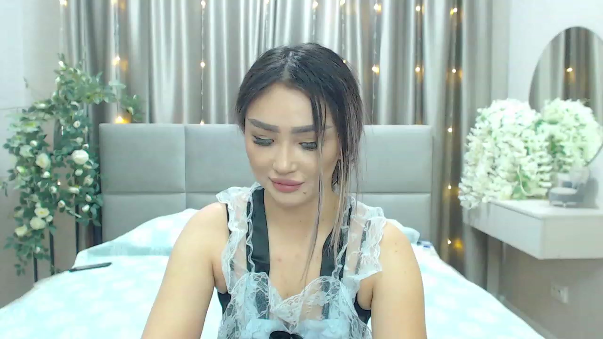 Gallery image thumbnail from MiraKyong's myfreecams stream on, 01/25/2024, 04:31 image 7 of 20