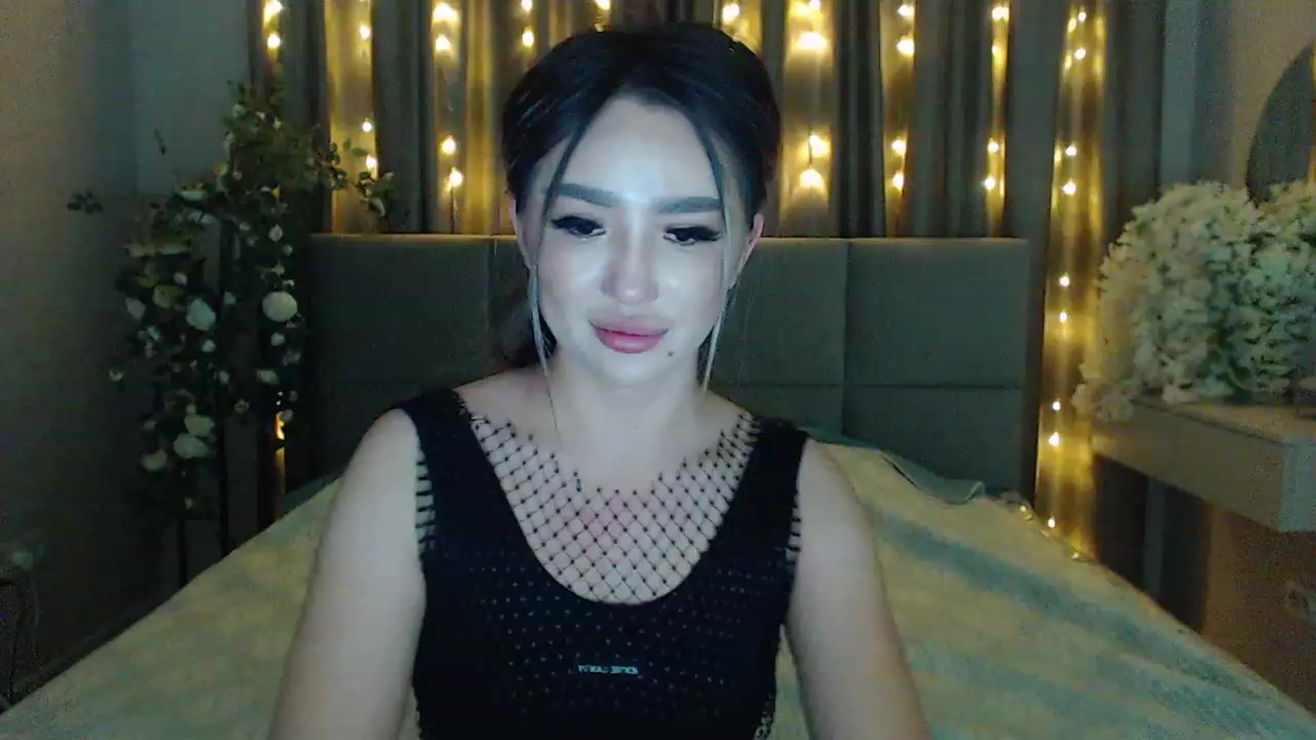 Gallery image thumbnail from MiraKyong's myfreecams stream on, 02/03/2024, 04:08 image 1 of 20