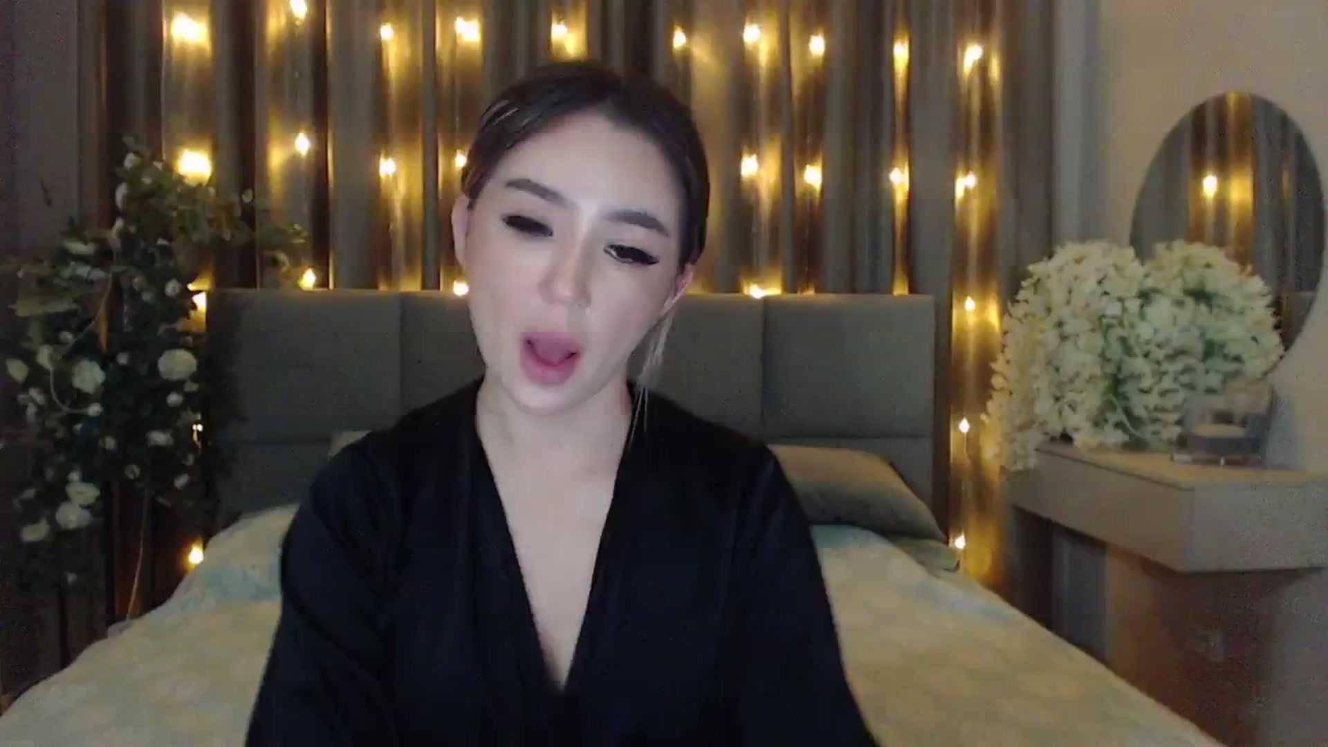 Gallery image thumbnail from MiraKyong's myfreecams stream on, 02/11/2024, 24:04 image 3 of 20