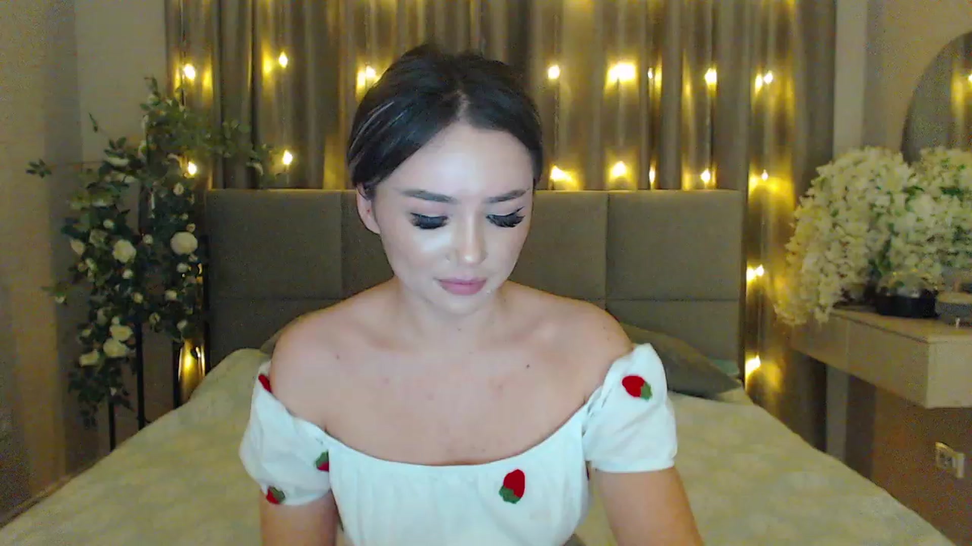 Gallery image thumbnail from MiraKyong's myfreecams stream on, 02/18/2024, 02:30 image 4 of 20