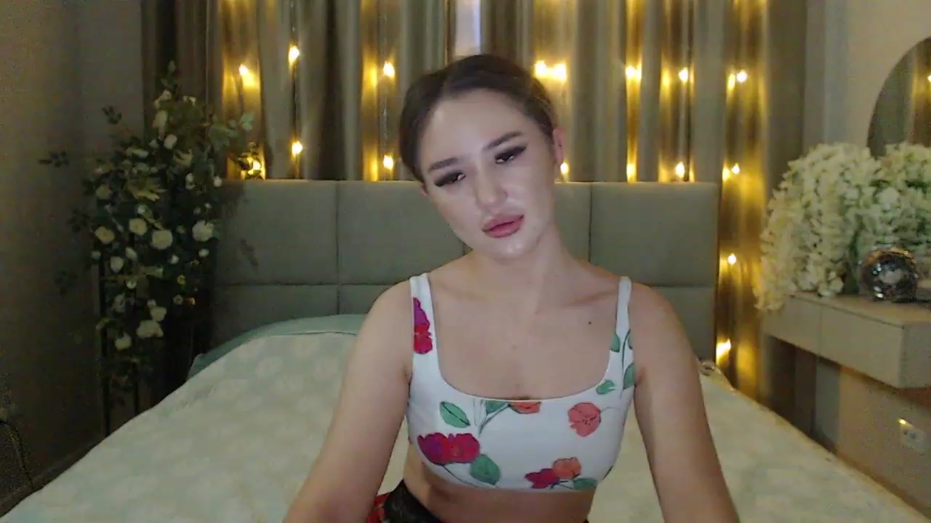 Gallery image thumbnail from MiraKyong's myfreecams stream on, 03/01/2024, 02:41 image 3 of 20