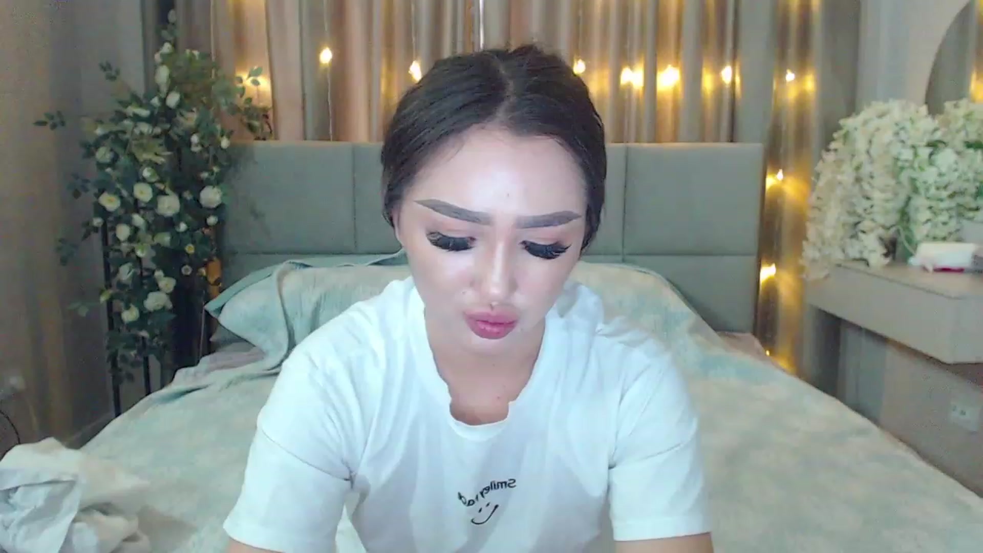 Gallery image thumbnail from MiraKyong's myfreecams stream on, 03/02/2024, 08:03 image 1 of 20