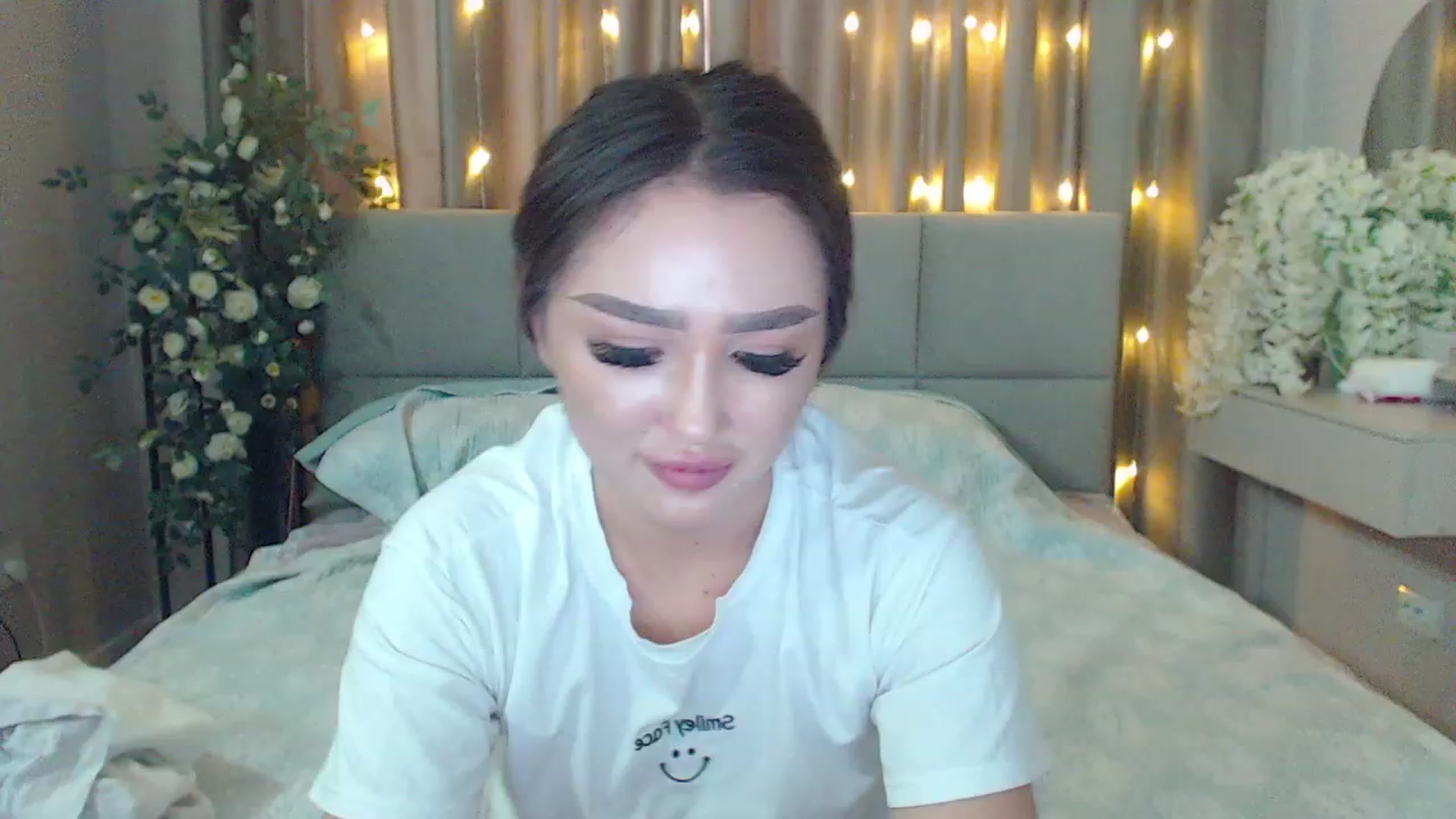 Gallery image thumbnail from MiraKyong's myfreecams stream on, 03/02/2024, 08:03 image 8 of 20