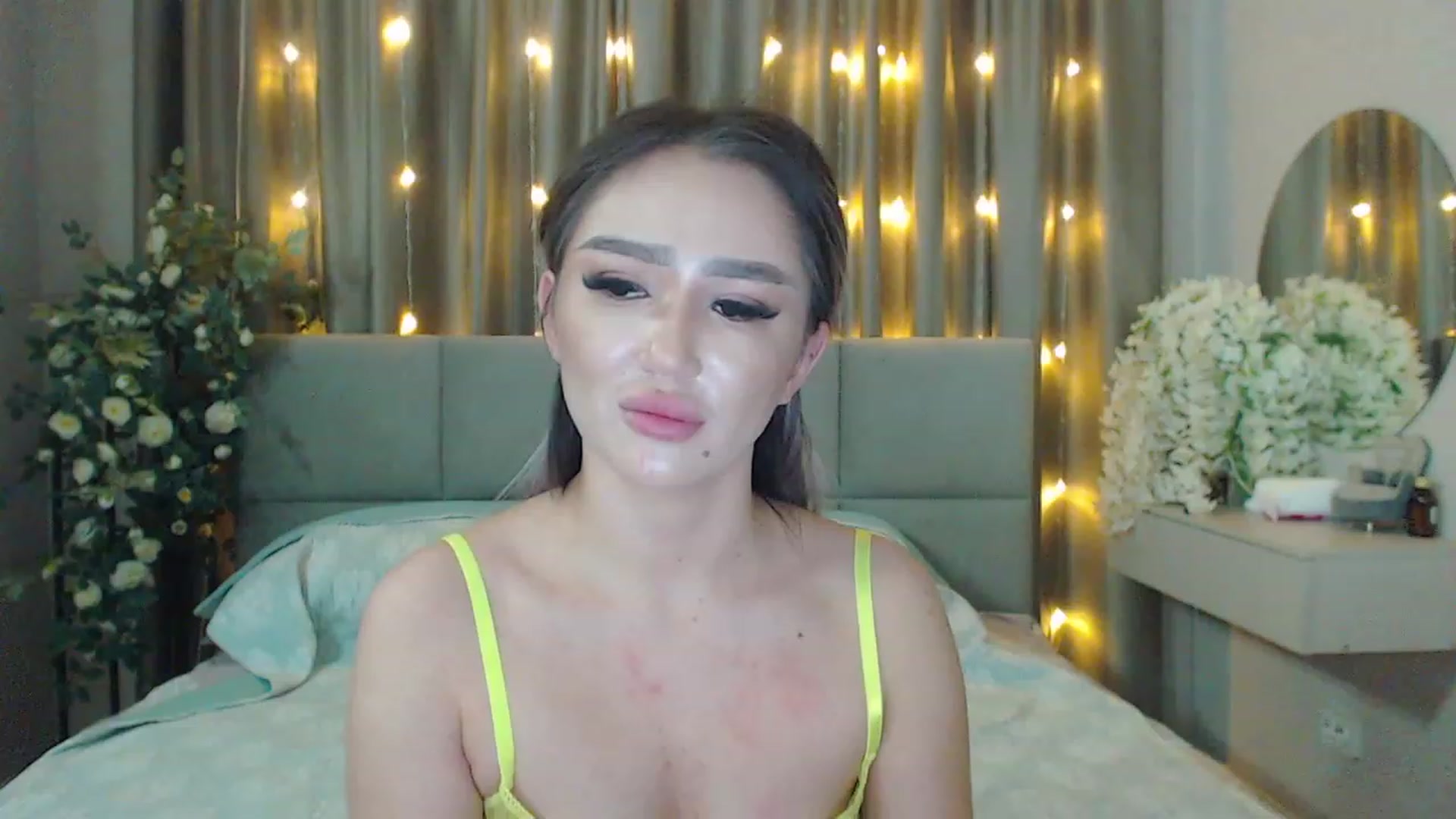 Gallery image thumbnail from MiraKyong's myfreecams stream on, 03/03/2024, 03:48 image 2 of 20