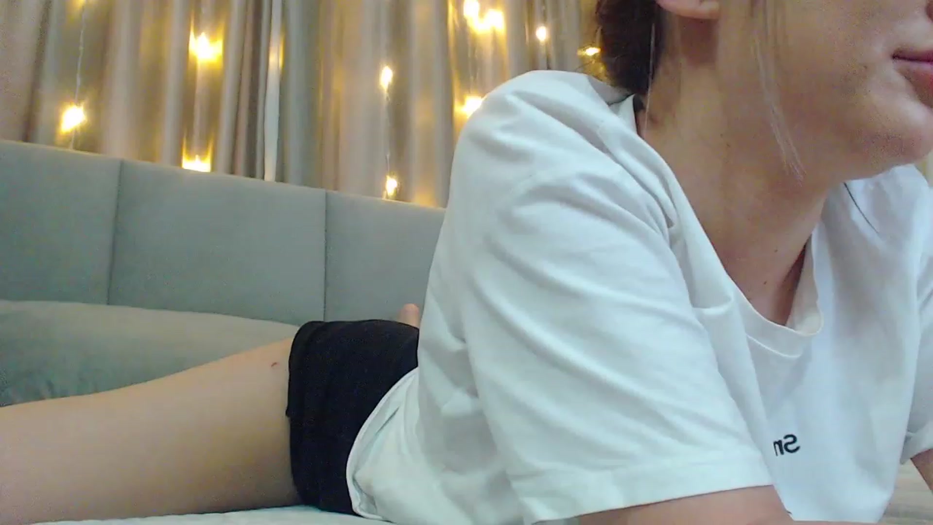 Gallery image thumbnail from MiraKyong's myfreecams stream on, 03/05/2024, 06:58 image 3 of 20