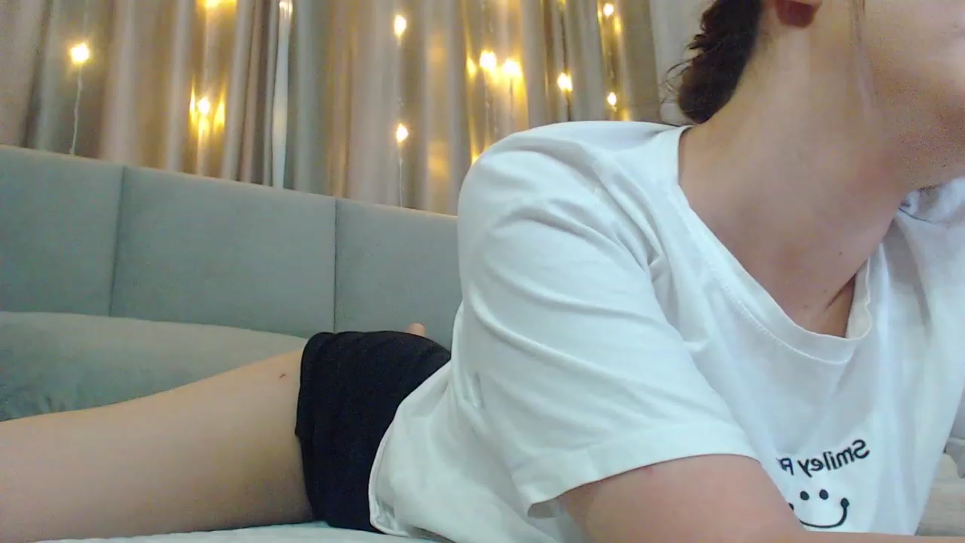 Gallery image thumbnail from MiraKyong's myfreecams stream on, 03/05/2024, 06:58 image 5 of 20