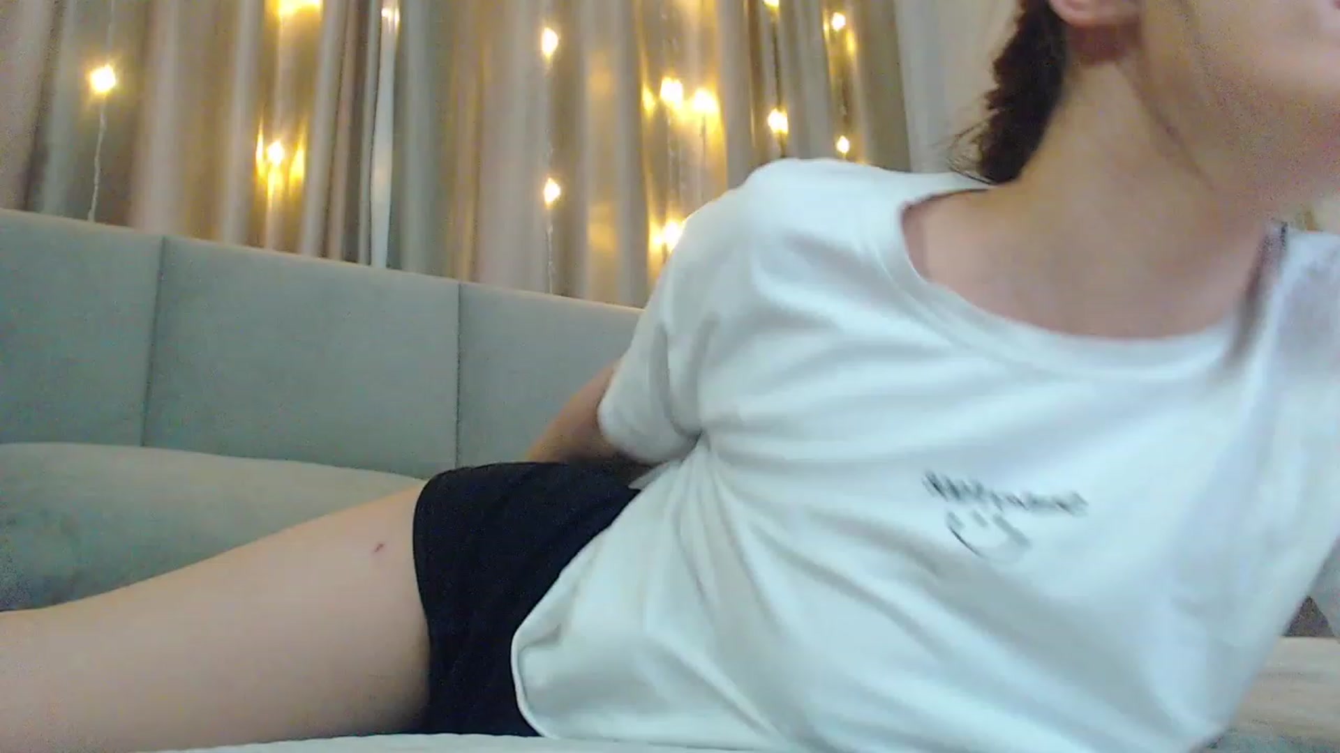 Gallery image thumbnail from MiraKyong's myfreecams stream on, 03/05/2024, 06:58 image 18 of 20