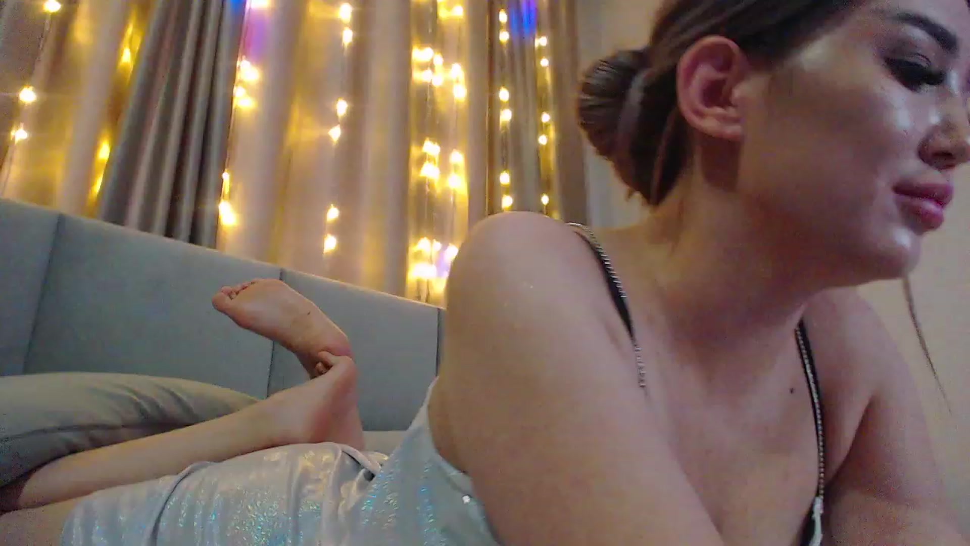 Gallery image thumbnail from MiraKyong's myfreecams stream on, 03/08/2024, 06:13 image 1 of 20